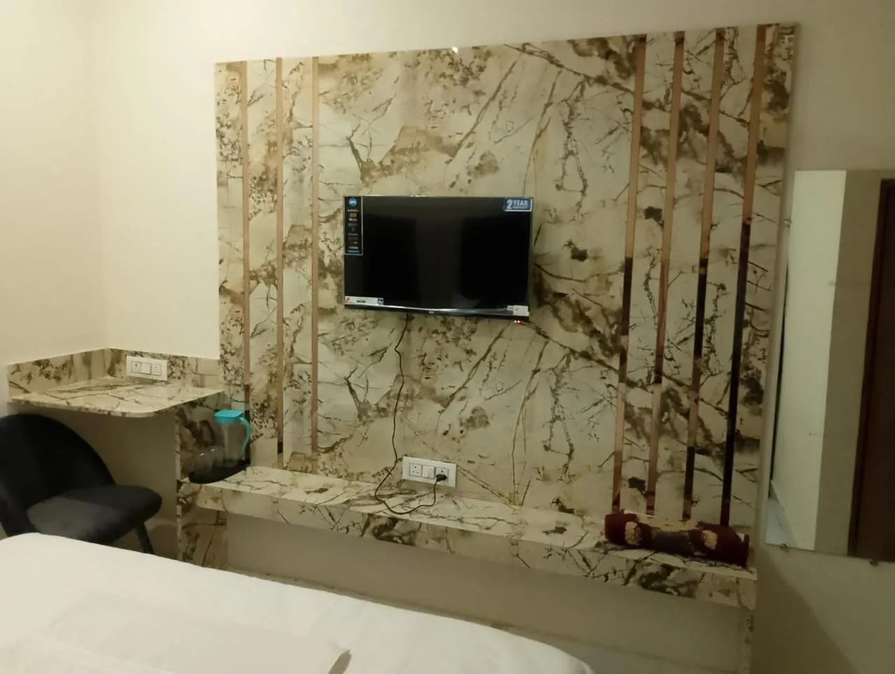 Bed in Hotel LR Delite Inn