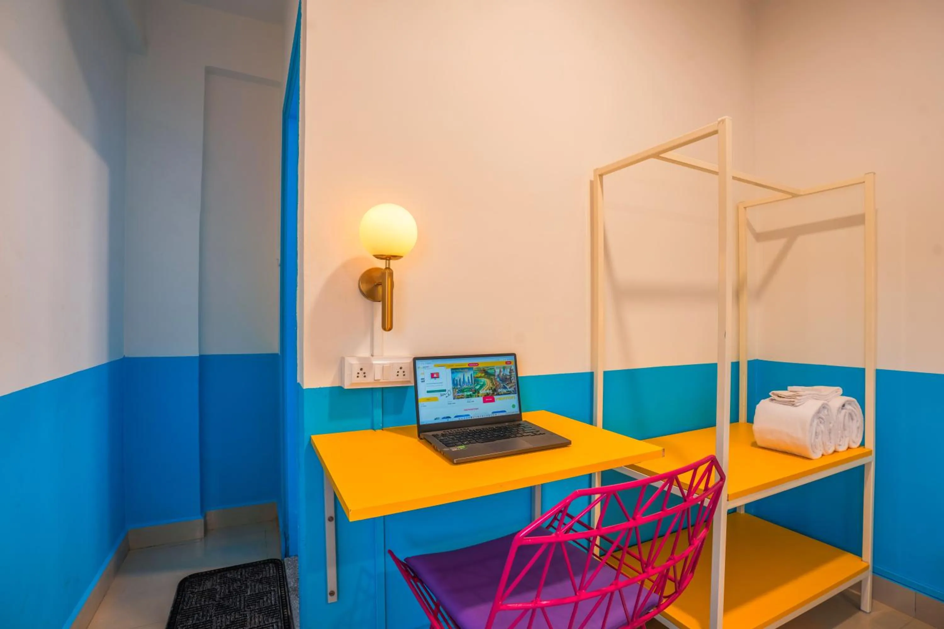 Bed in goSTOPS Bengaluru HSR, Silk Board