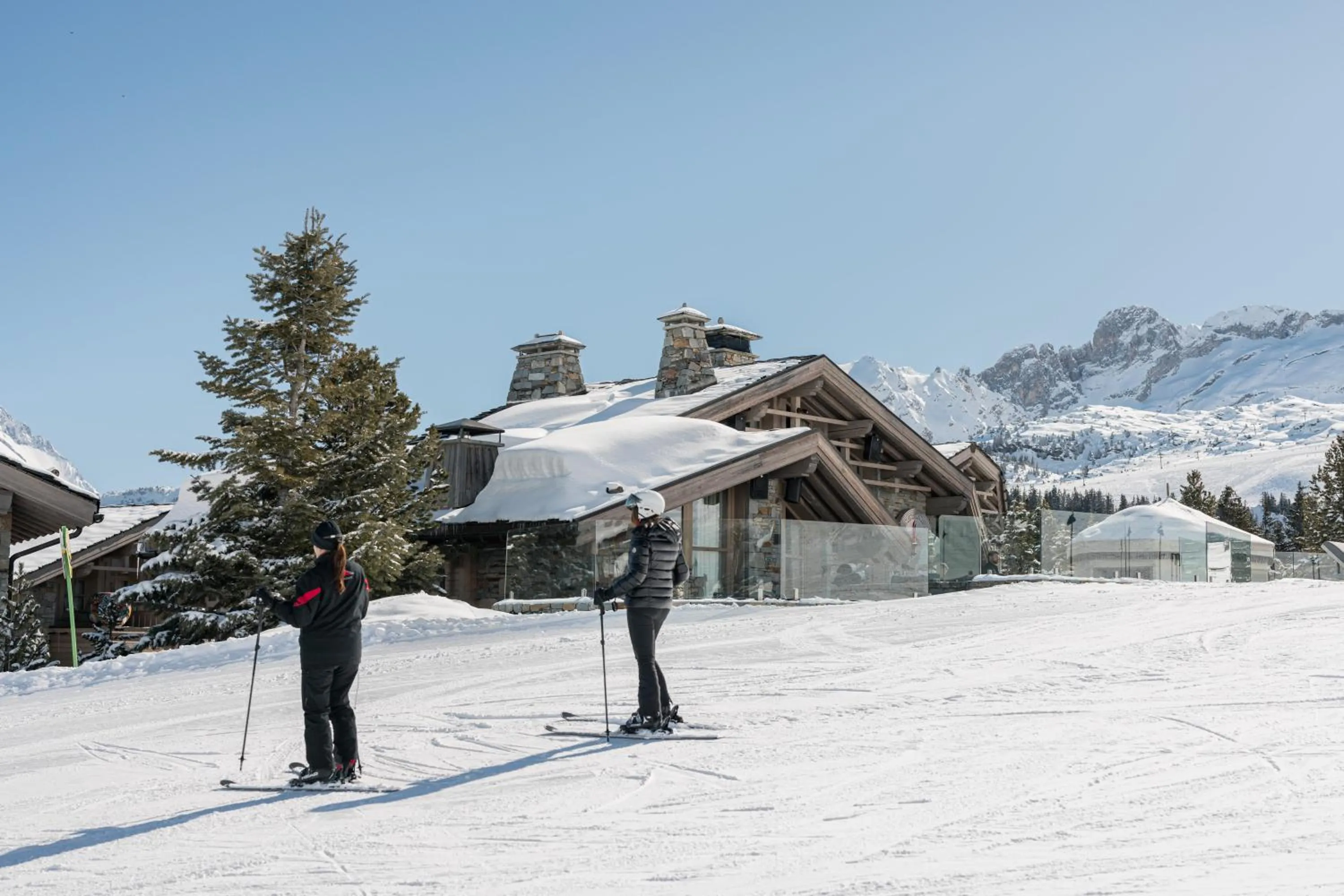 Property building in Hotel Le K2 Altitude
