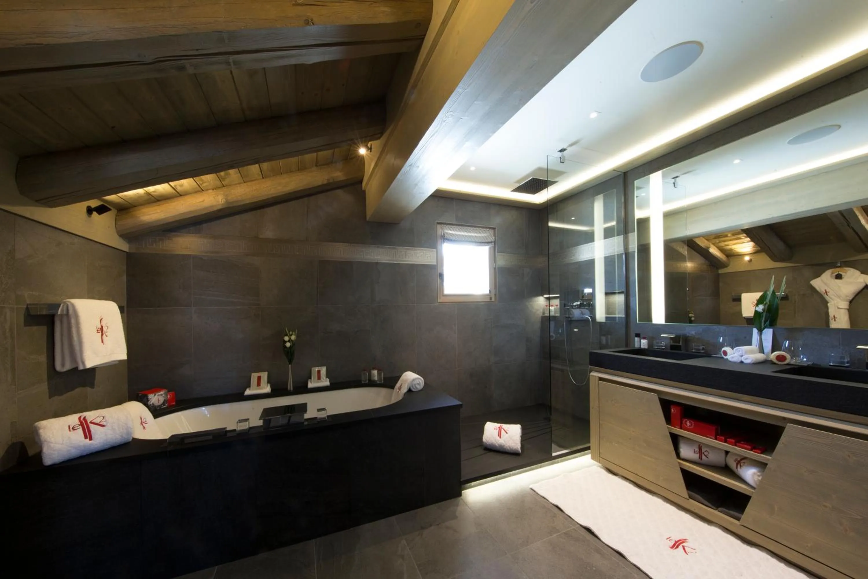 Bathroom in Hotel Le K2 Altitude