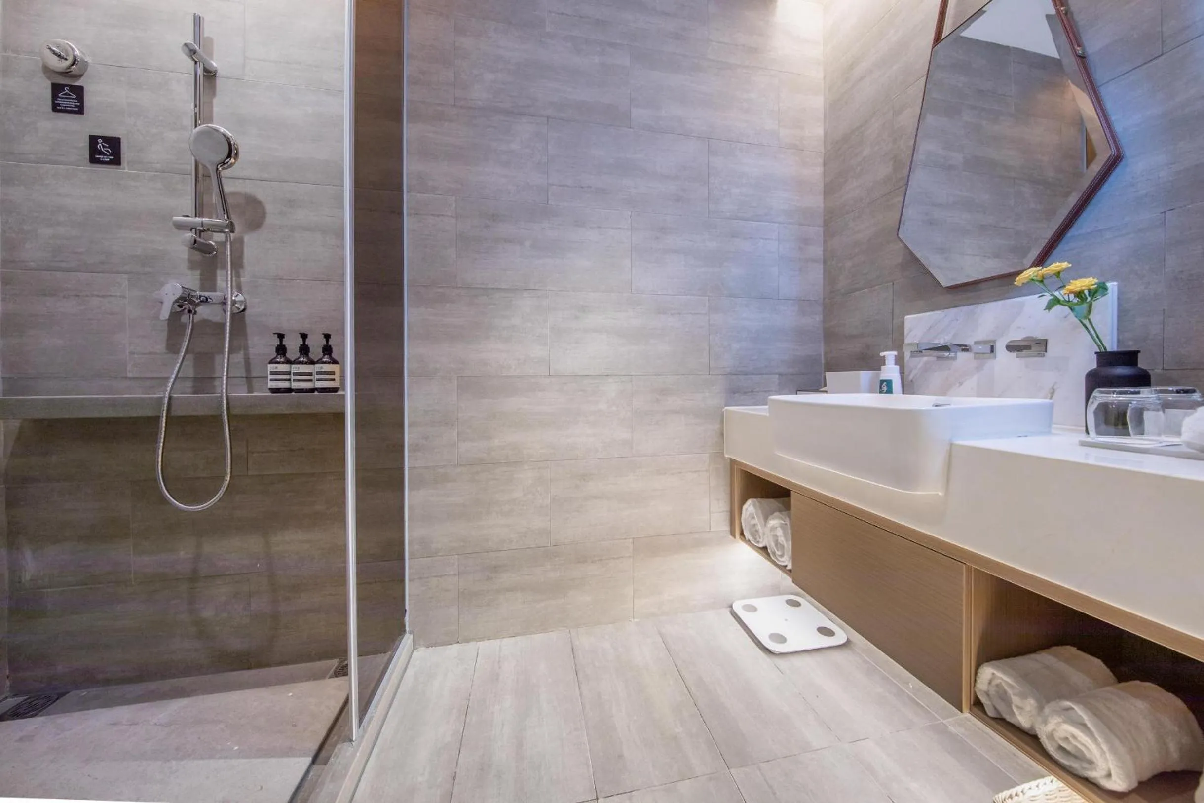 Atour Hotel Ningbo Yinzhou Wanda Mingzhouli