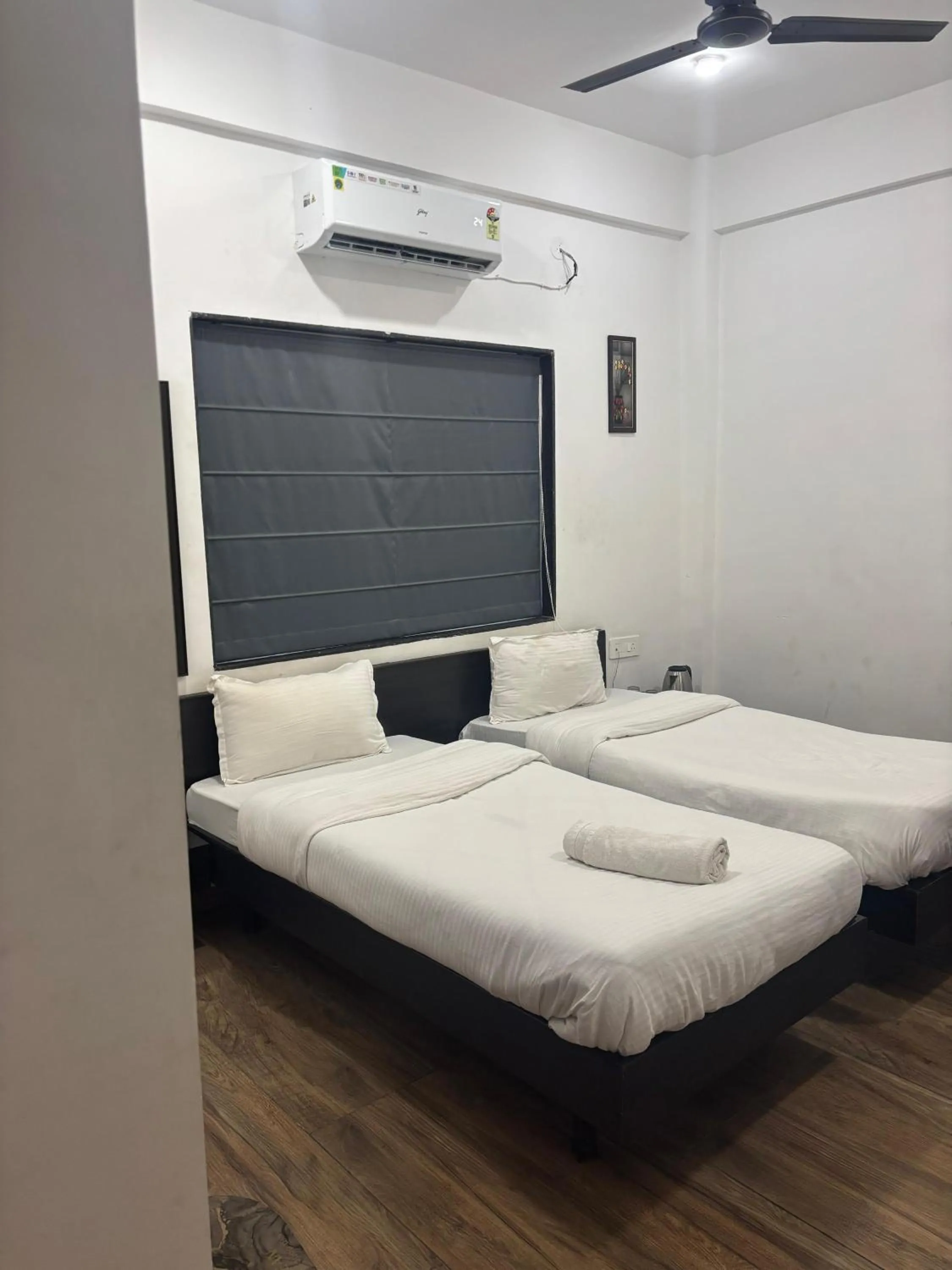 Bed in Sunny Executive