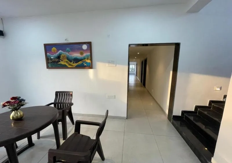 Seating area in Sunny Executive