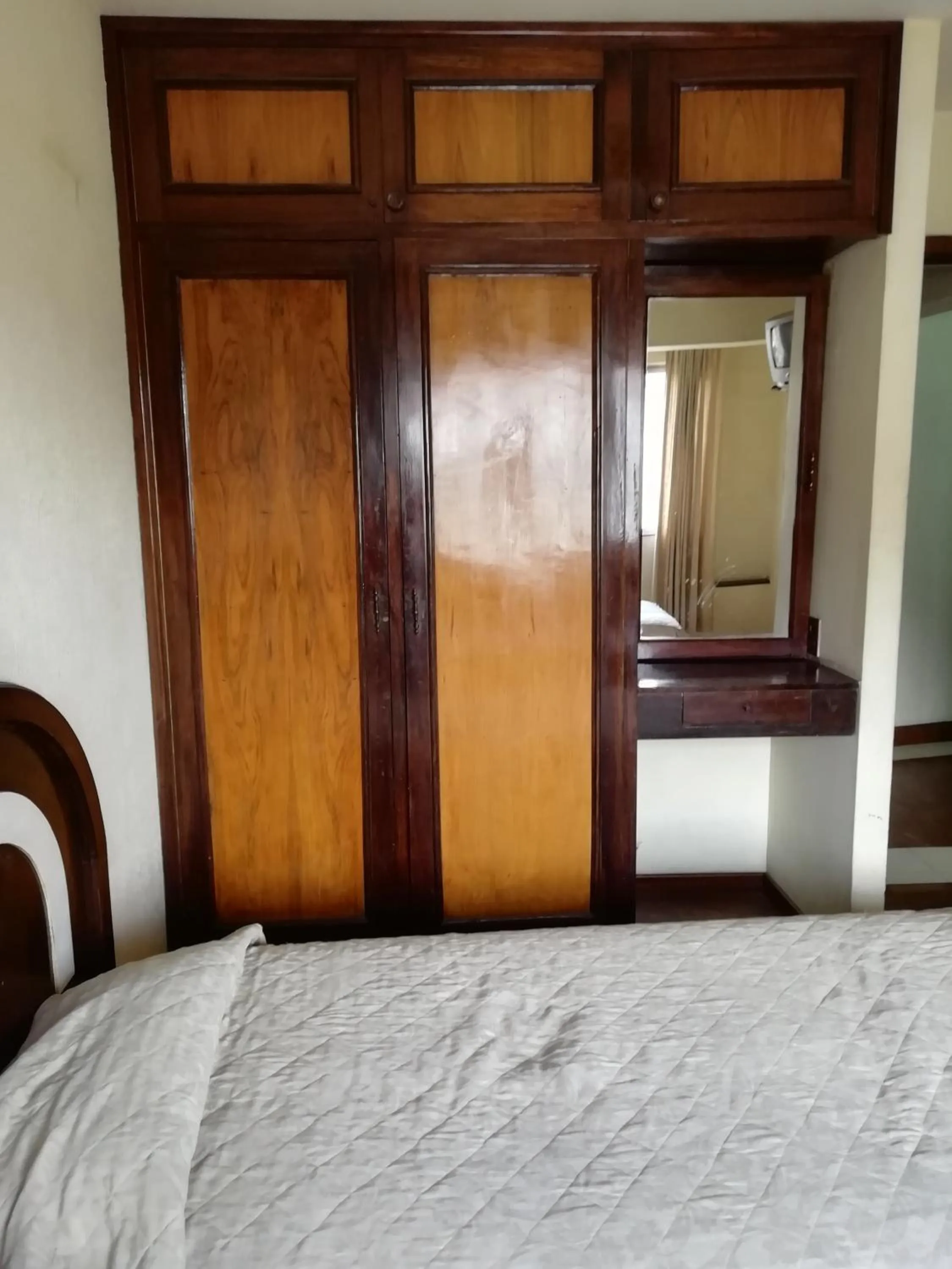 wardrobe, Bed in Hotel La Joya