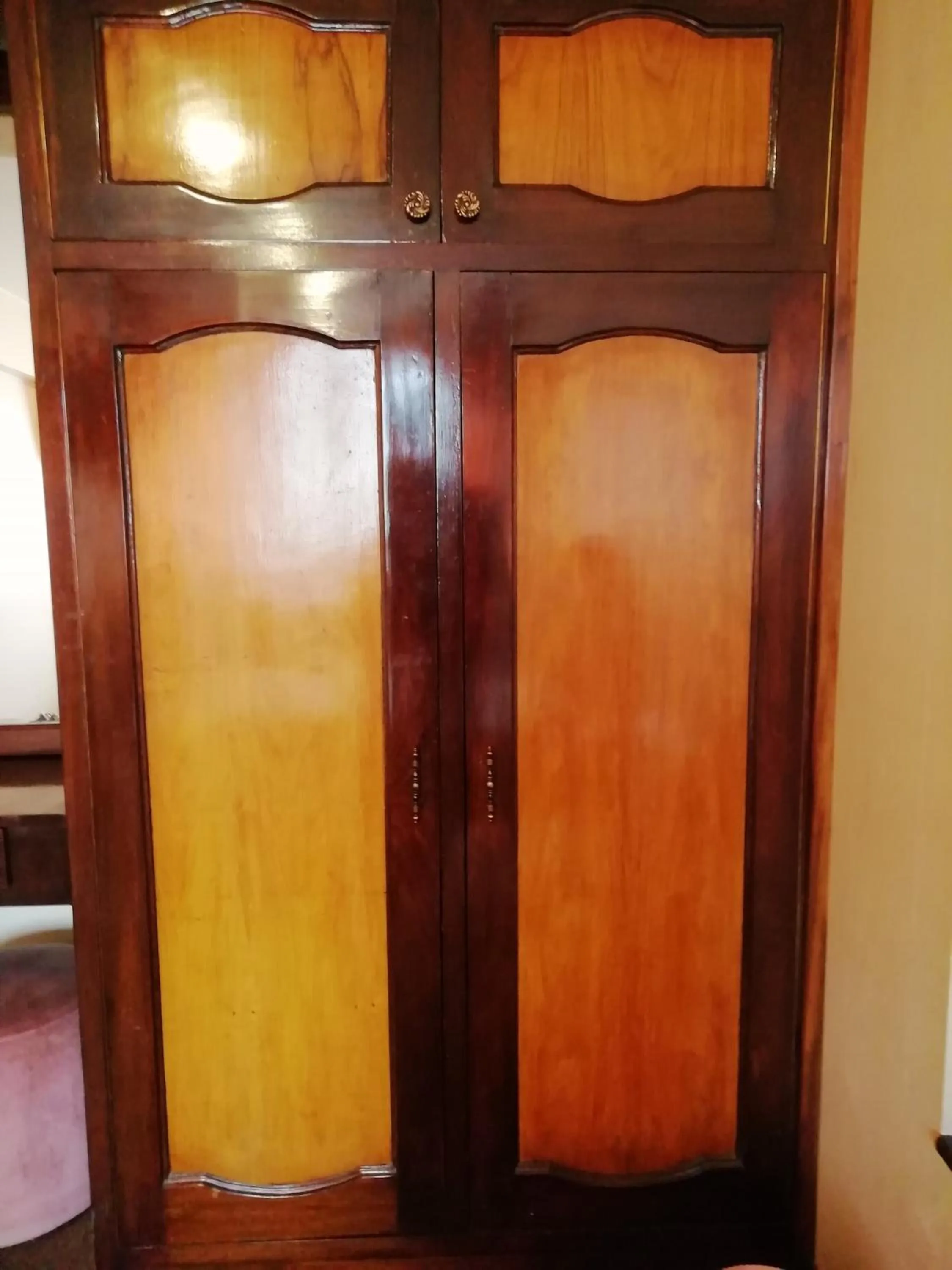 wardrobe in Hotel La Joya