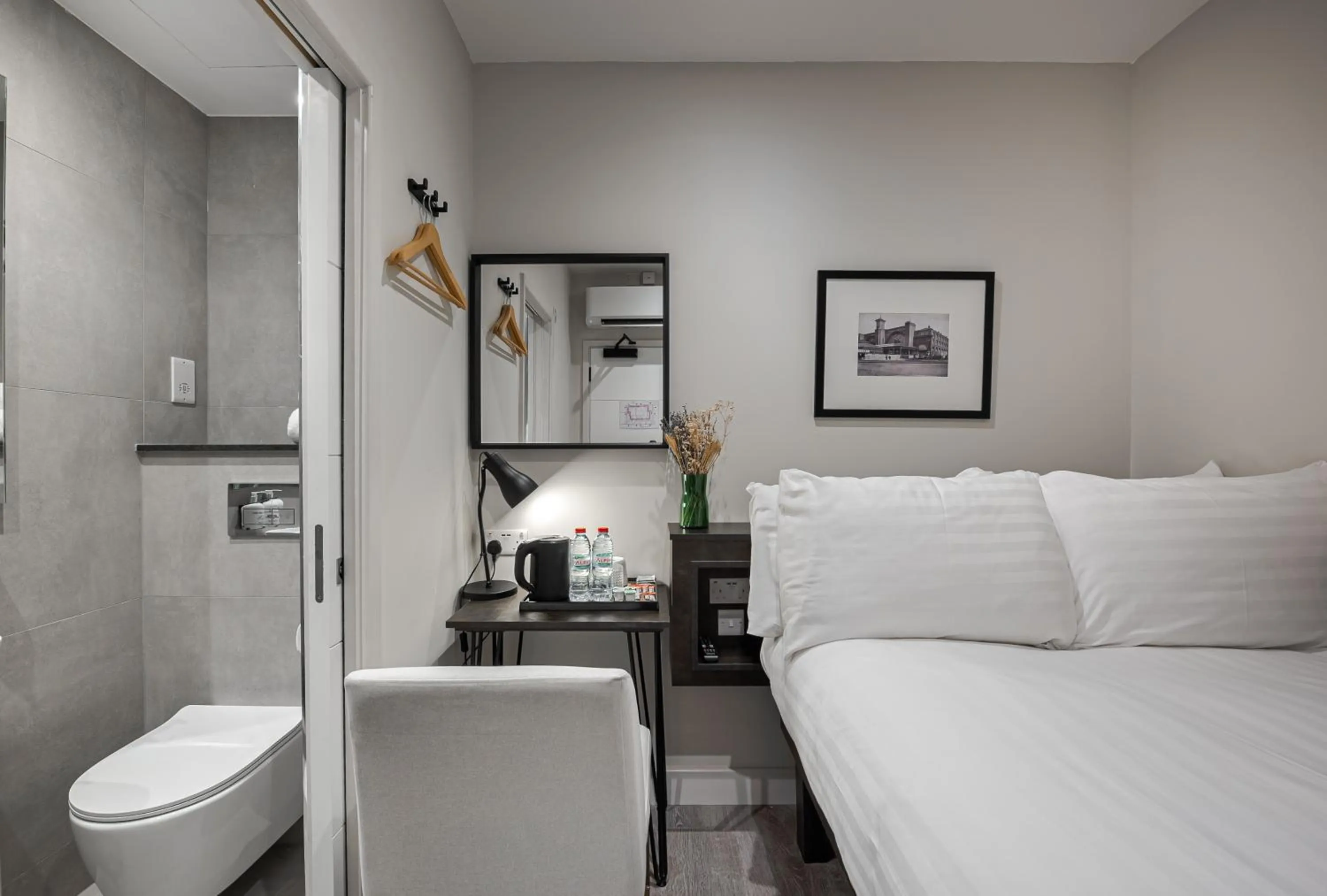 Bed in King's Cross Express Inn