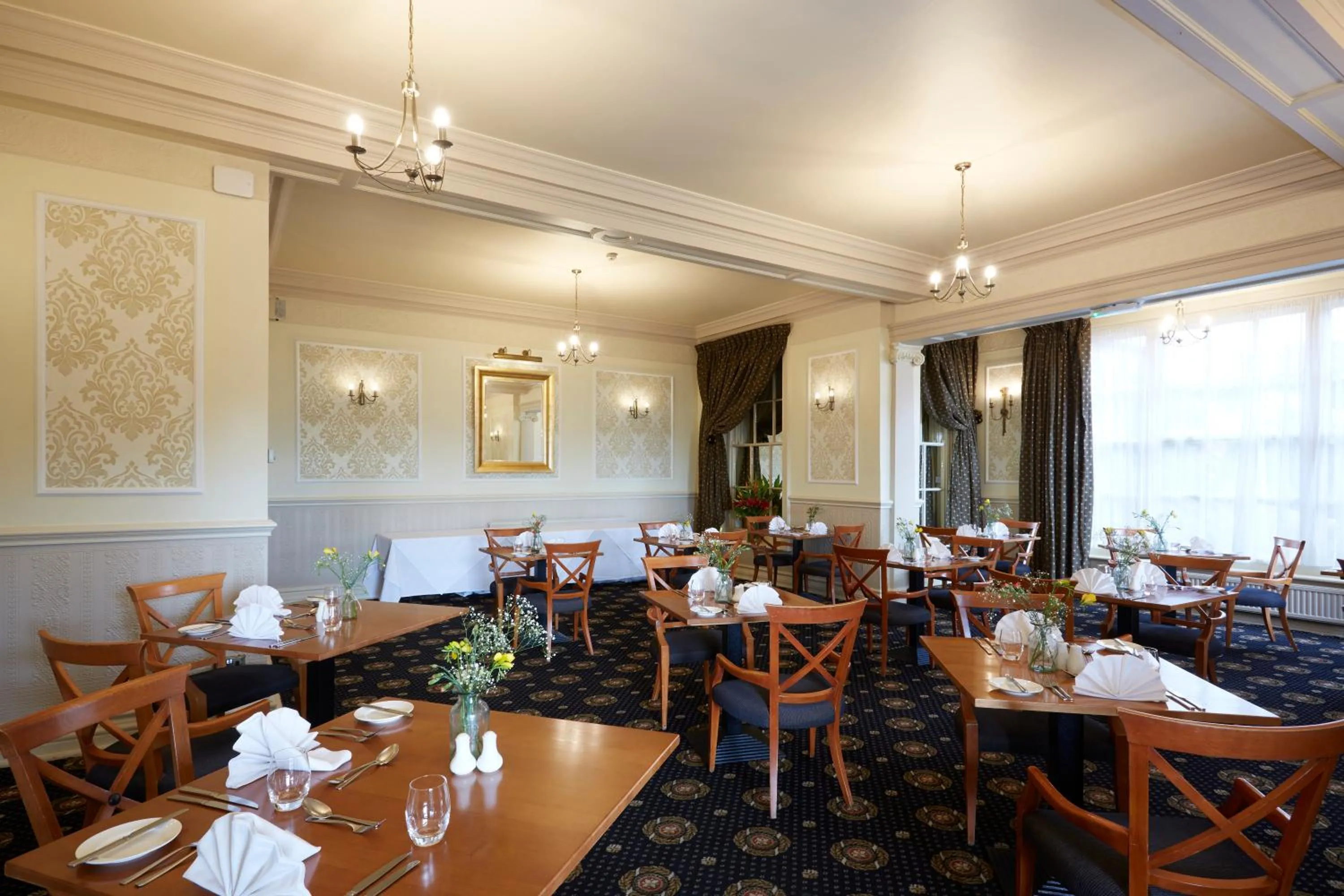 Restaurant/places to eat in Old Hunstanton Le Strange Arms Hotel