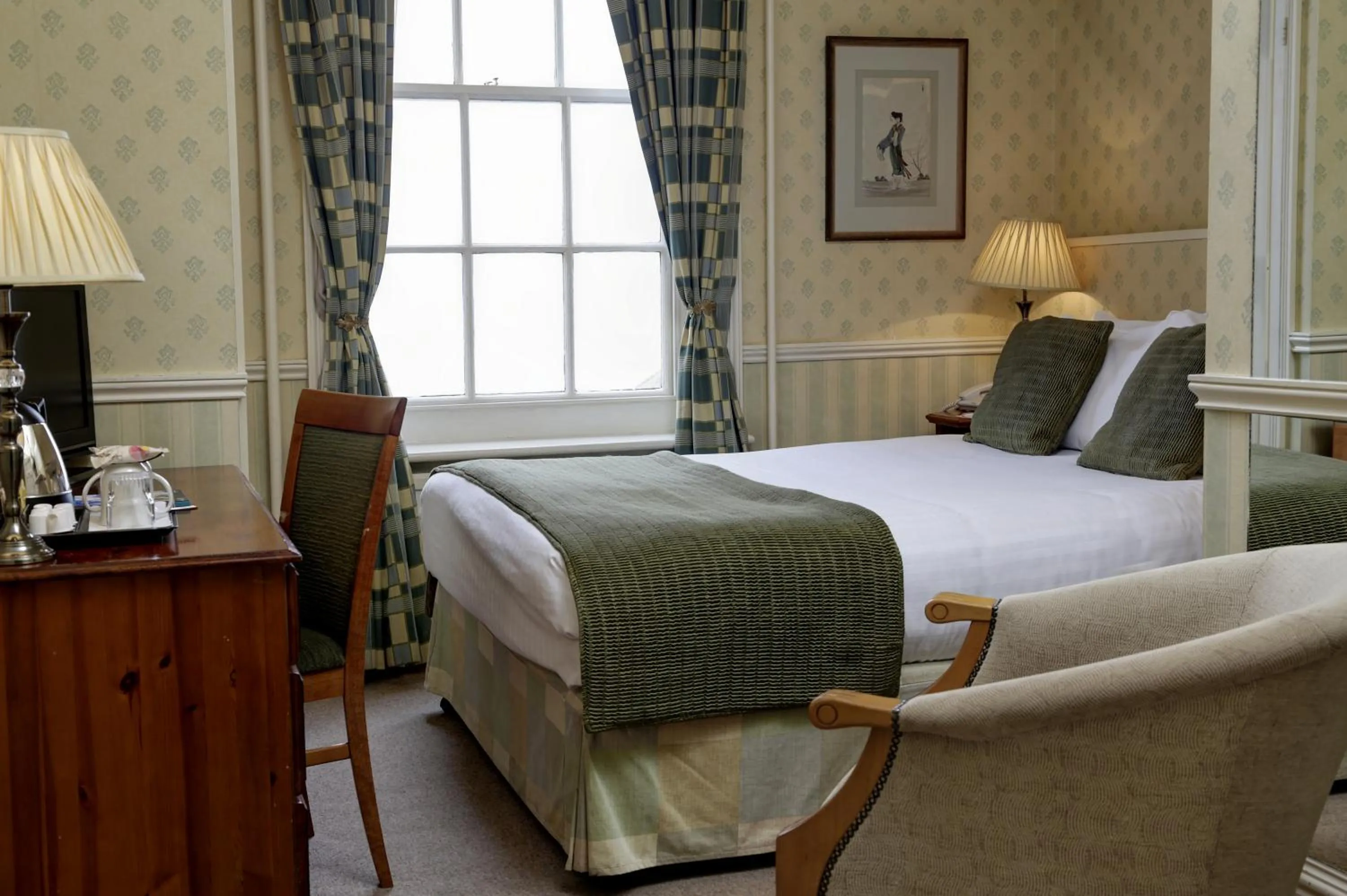 Bedroom, Bed in Old Hunstanton Le Strange Arms Hotel