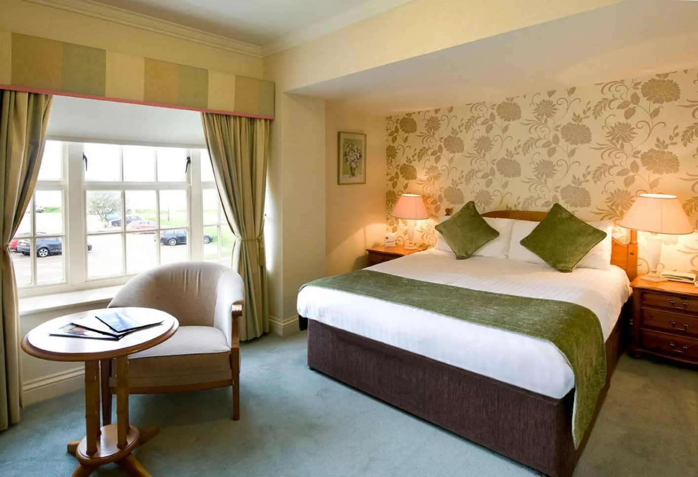 Bedroom, Bed in Old Hunstanton Le Strange Arms Hotel