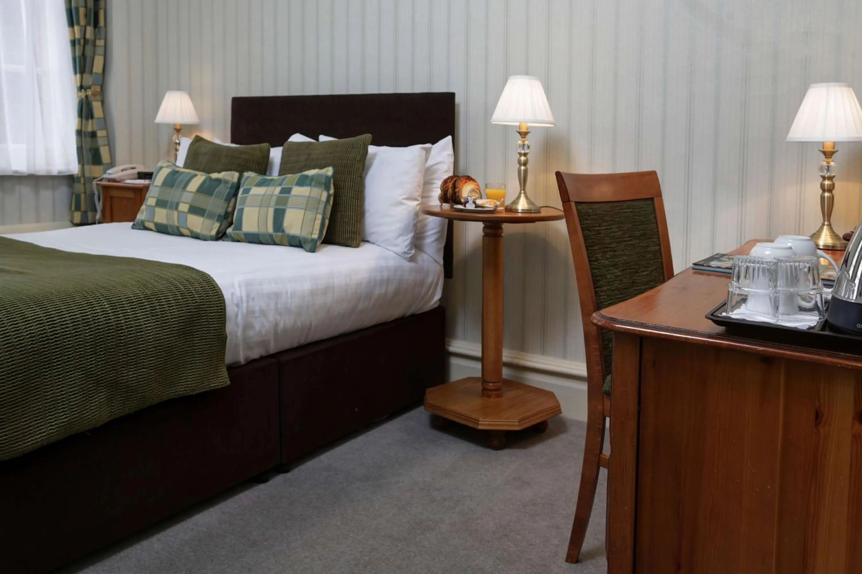 Photo of the whole room, Bed in Old Hunstanton Le Strange Arms Hotel