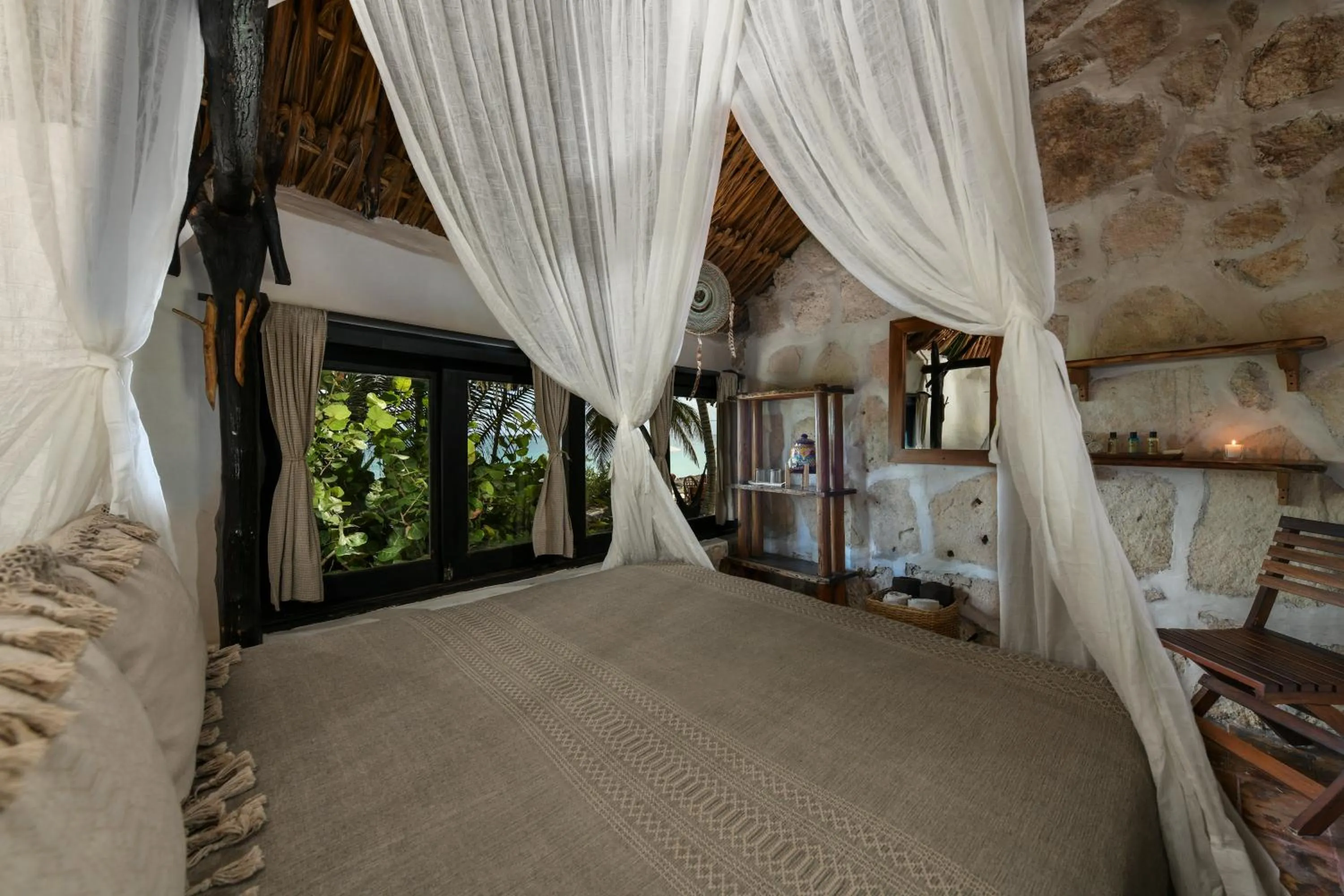 Photo of the whole room, Bed in Diamante K - Inside Tulum National Park