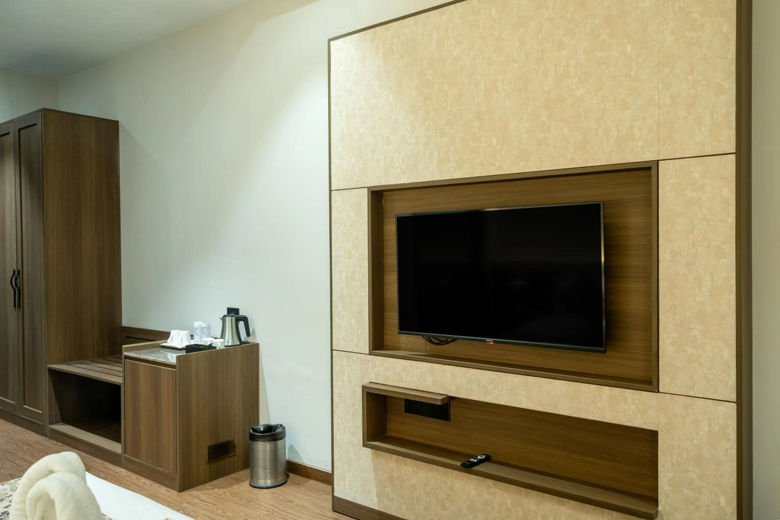 Communal lounge/ TV room in Hotel Mivaante