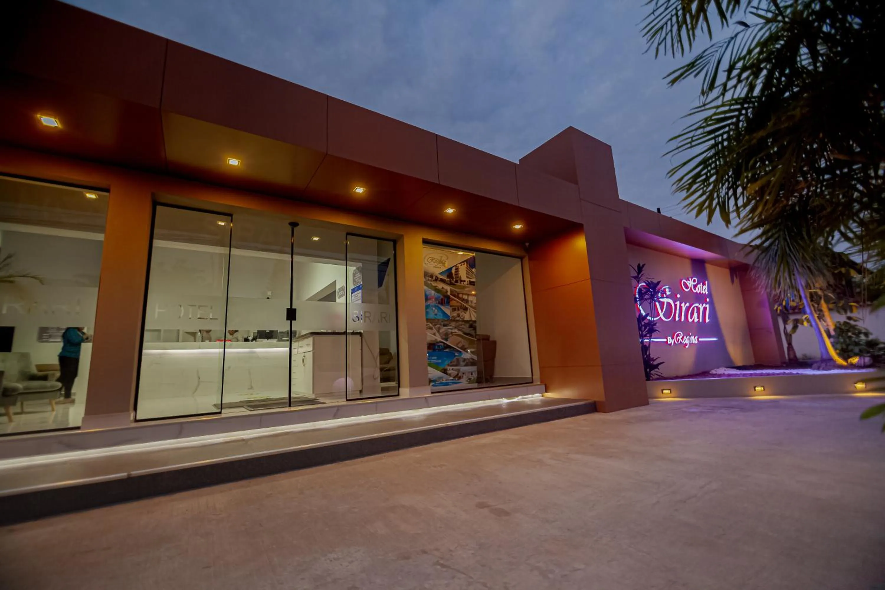 Facade/entrance in Hotel Sirari By Regina