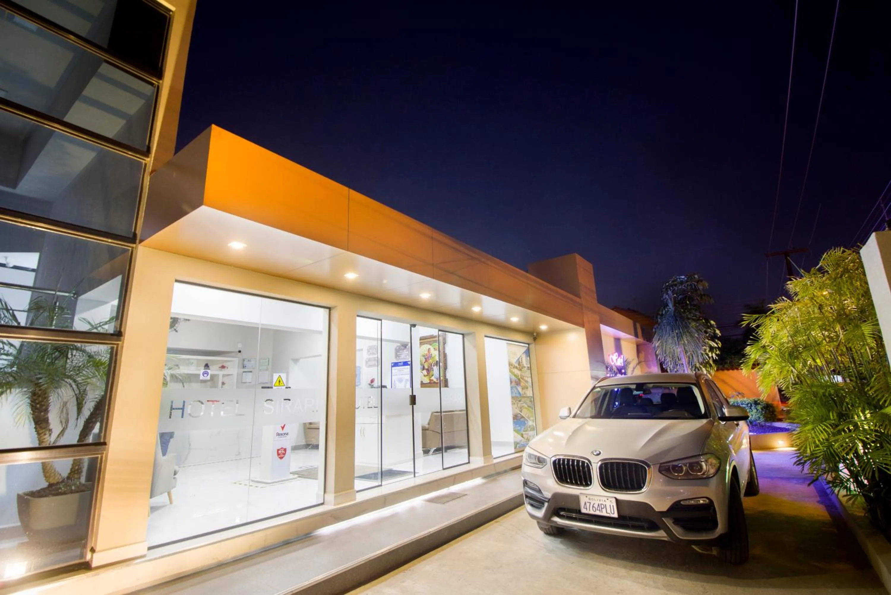 Facade/entrance in Hotel Sirari By Regina