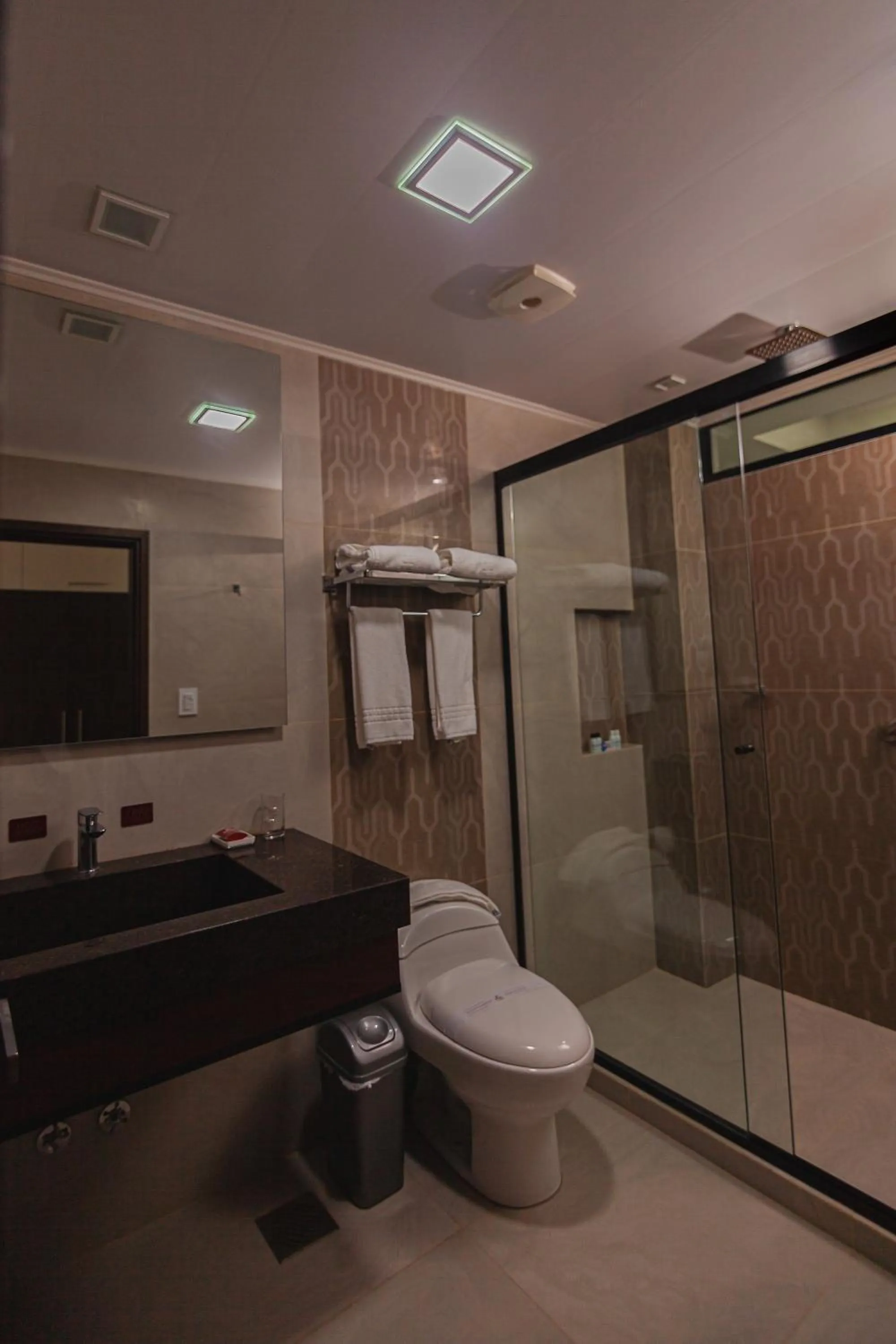 Bathroom in Hotel Sirari By Regina