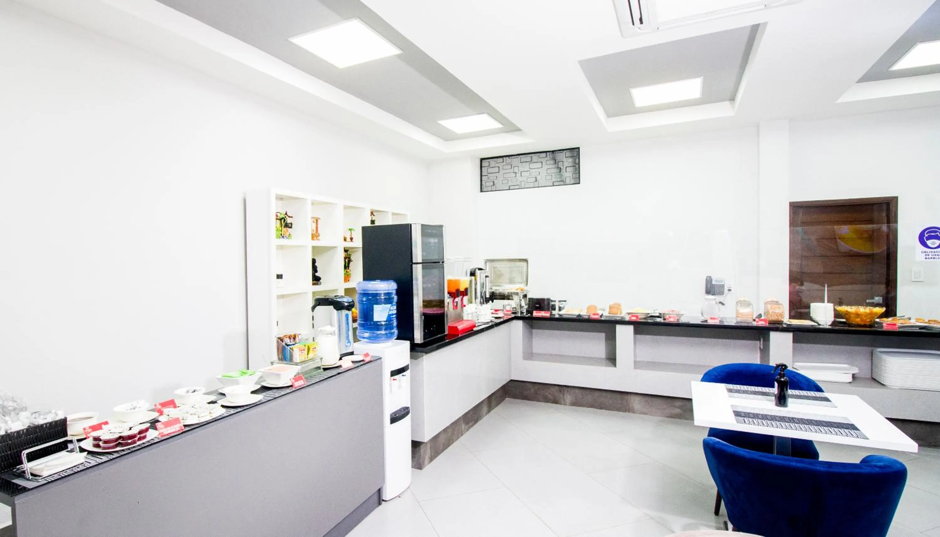 Food and drinks in Hotel Sirari By Regina