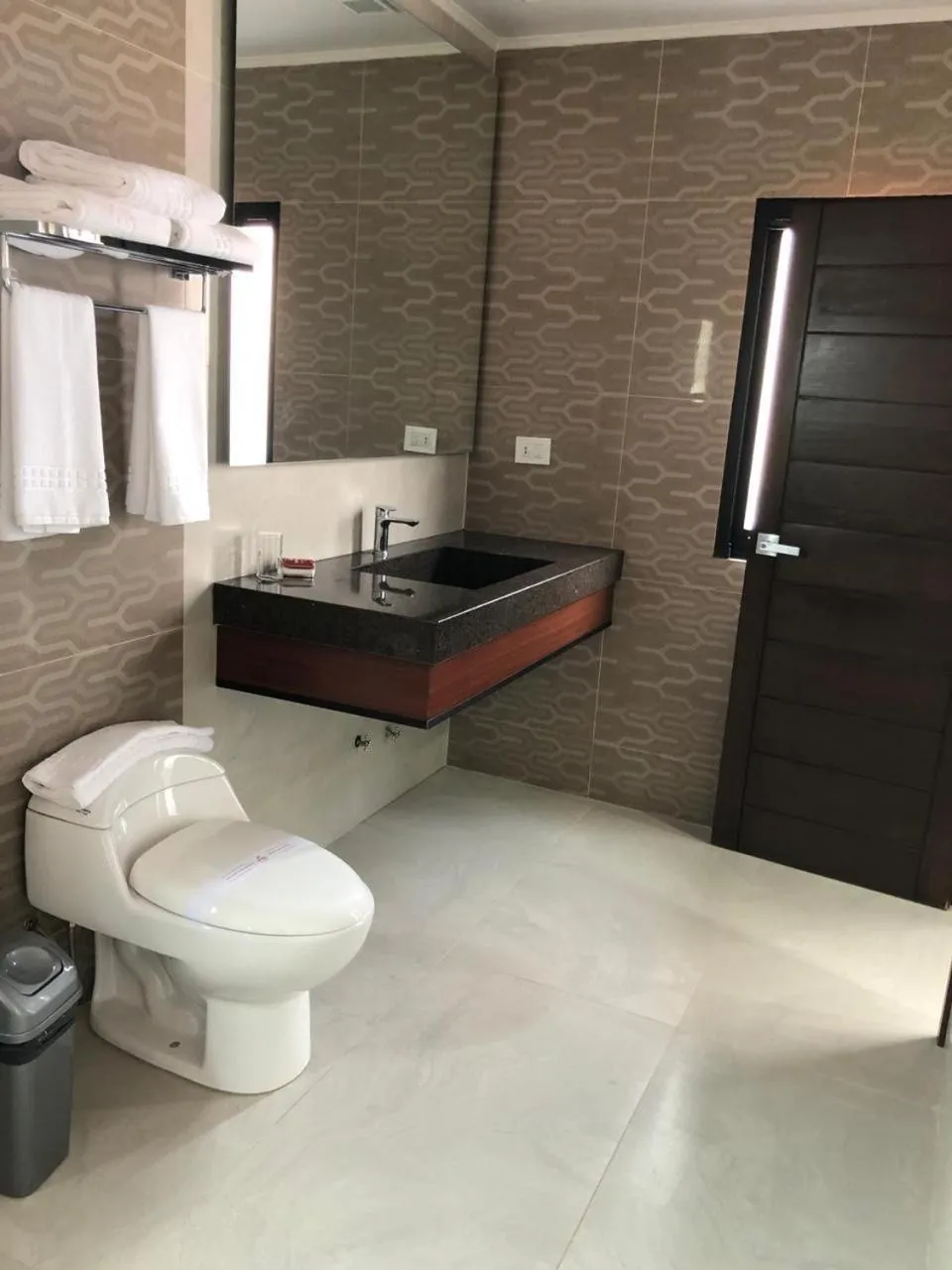 Bathroom in Hotel Sirari By Regina