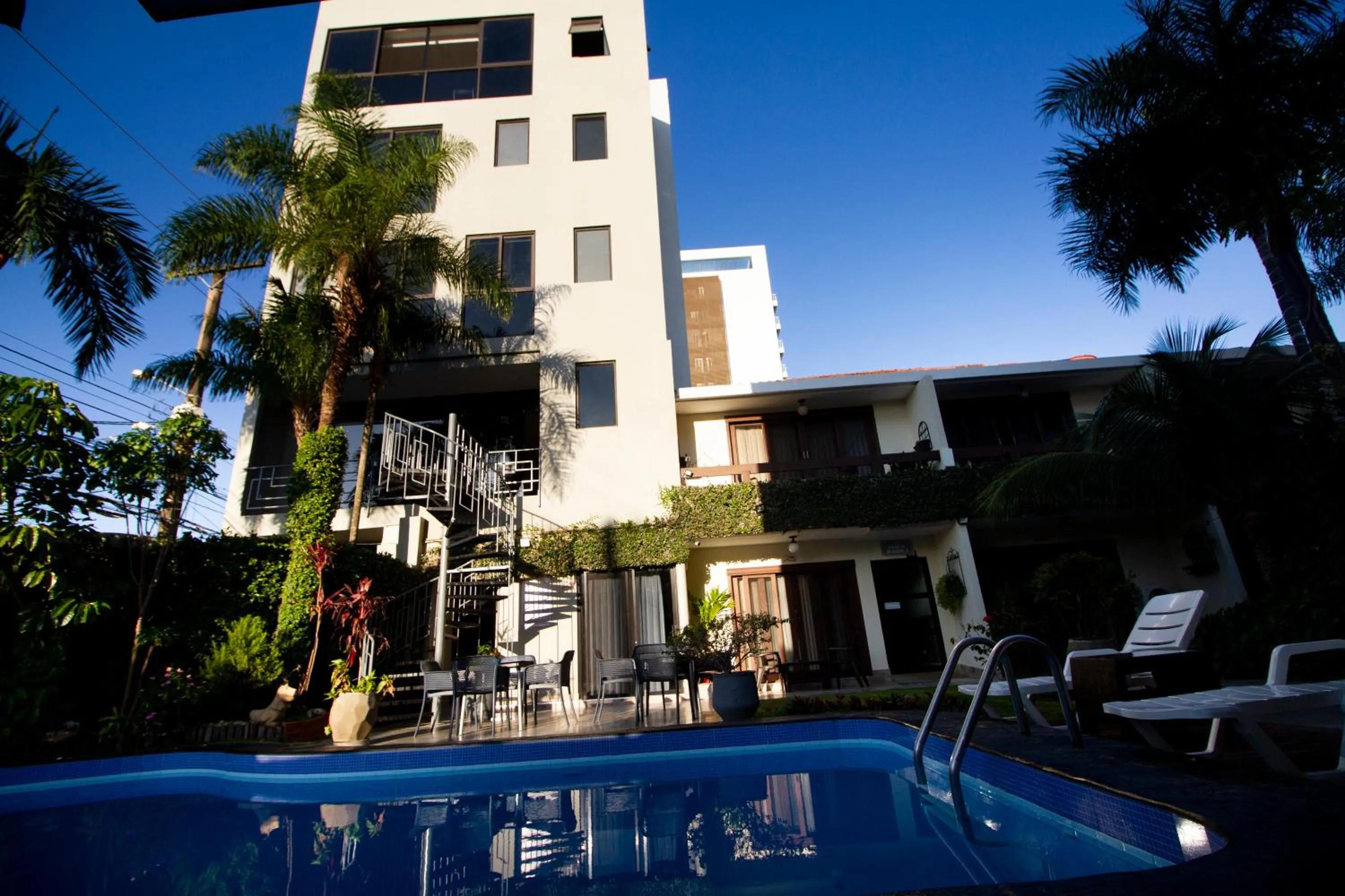 Facade/entrance in Hotel Sirari By Regina