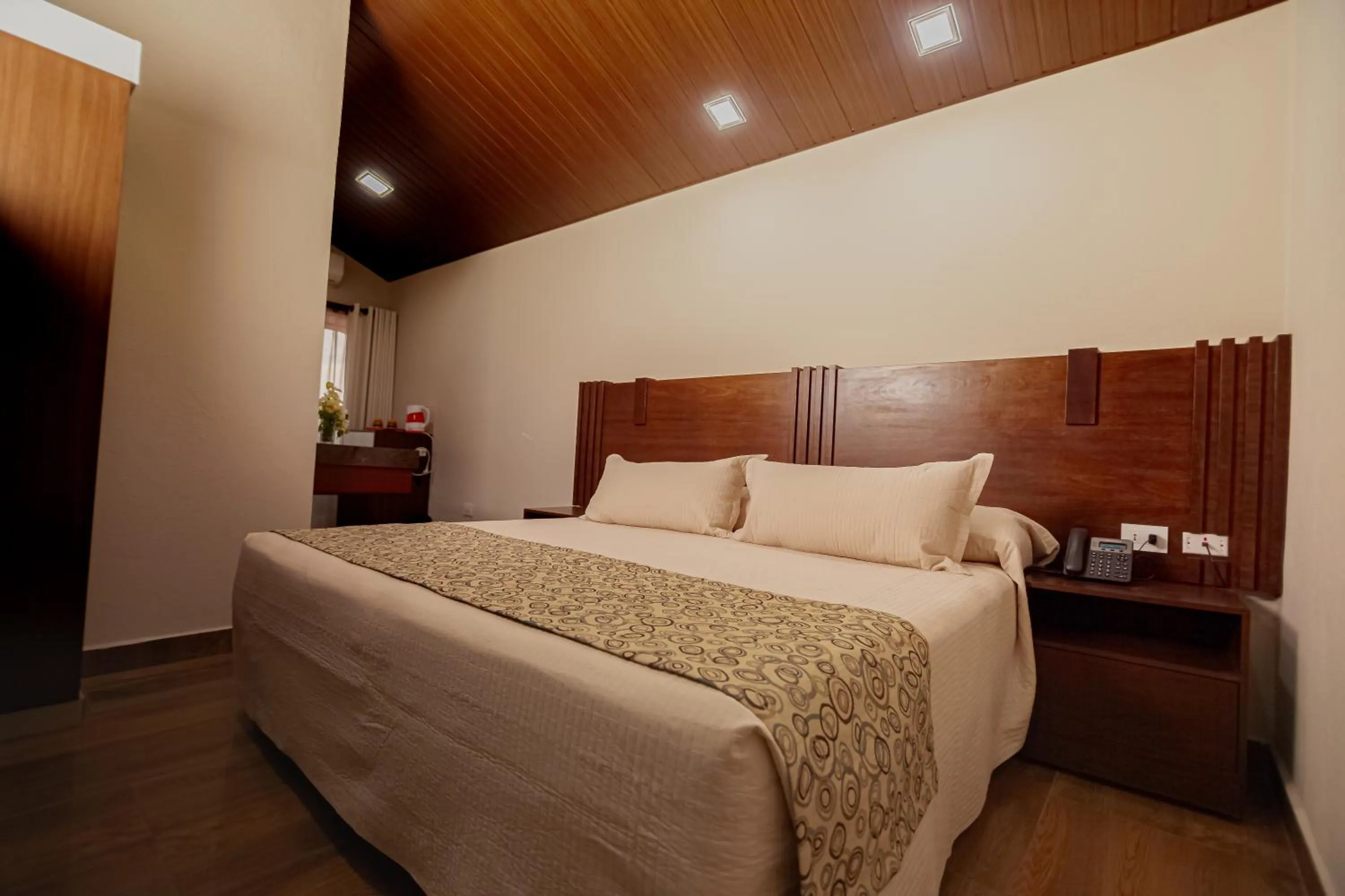 Bed in Hotel Sirari By Regina