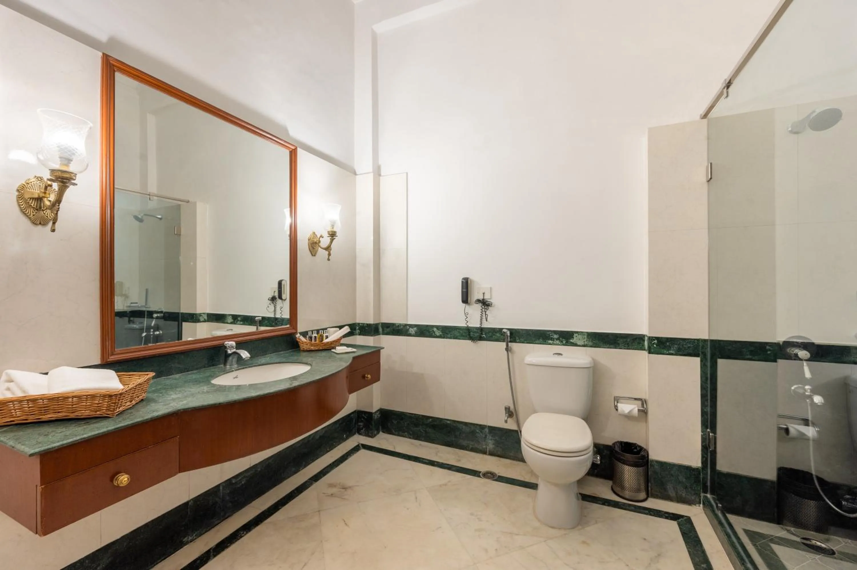 Bathroom in Umed Bhawan Palace, Kotah