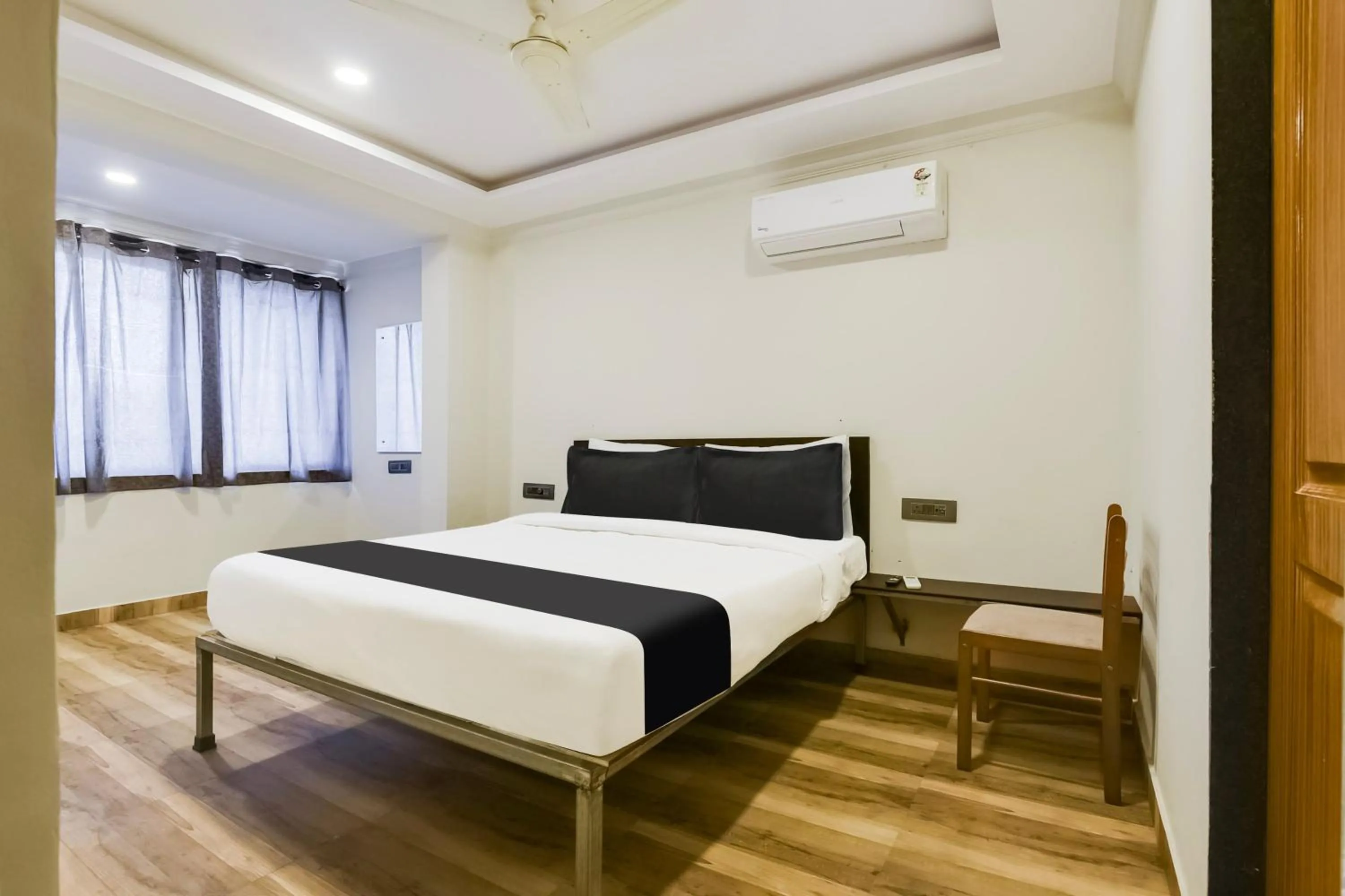 Bedroom, Bed in Super Hotel O Dabolim Near Goa International Airport