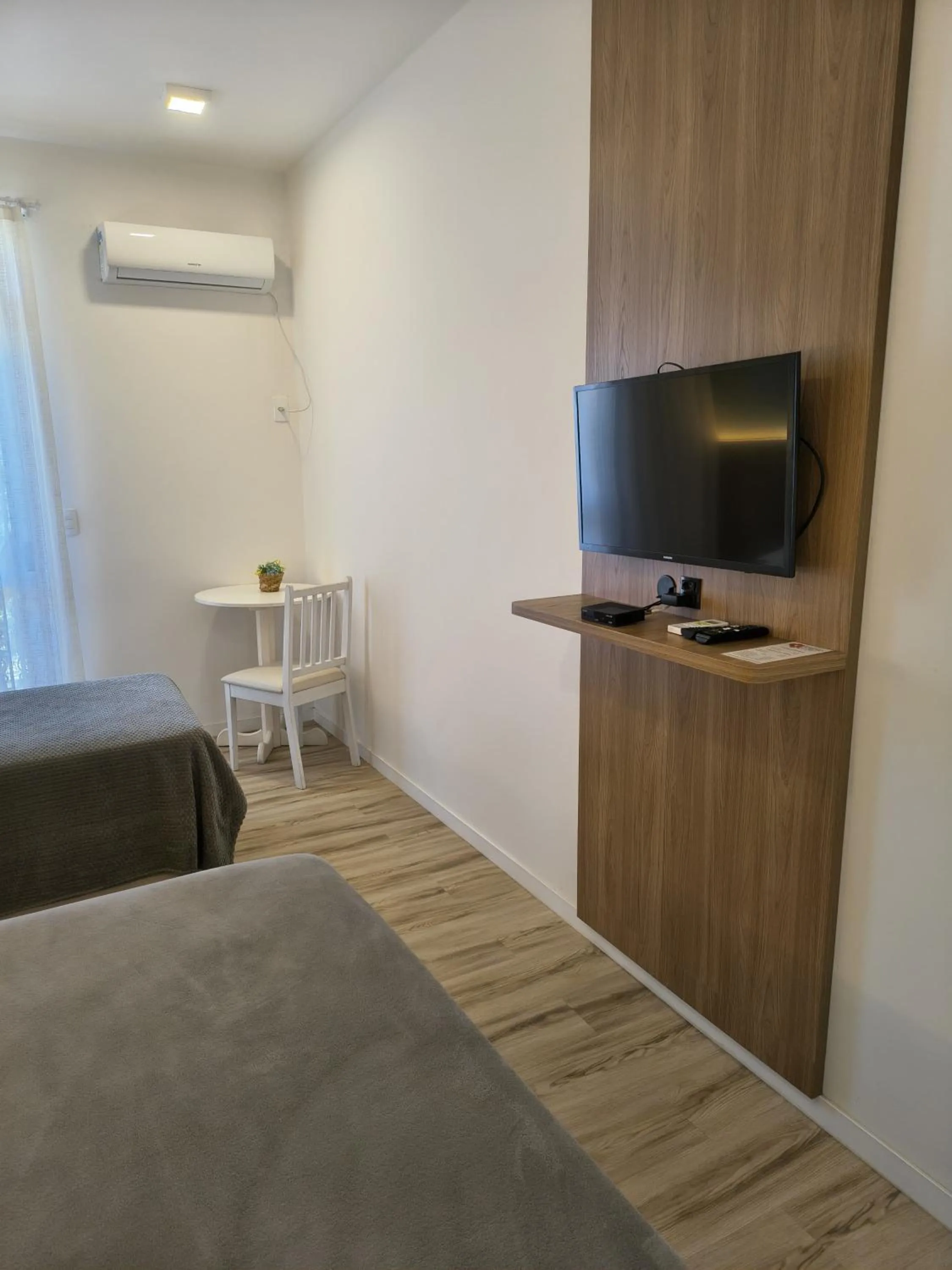 Bedroom, Bed in Hotel Porto de Paz - Shantiniketan