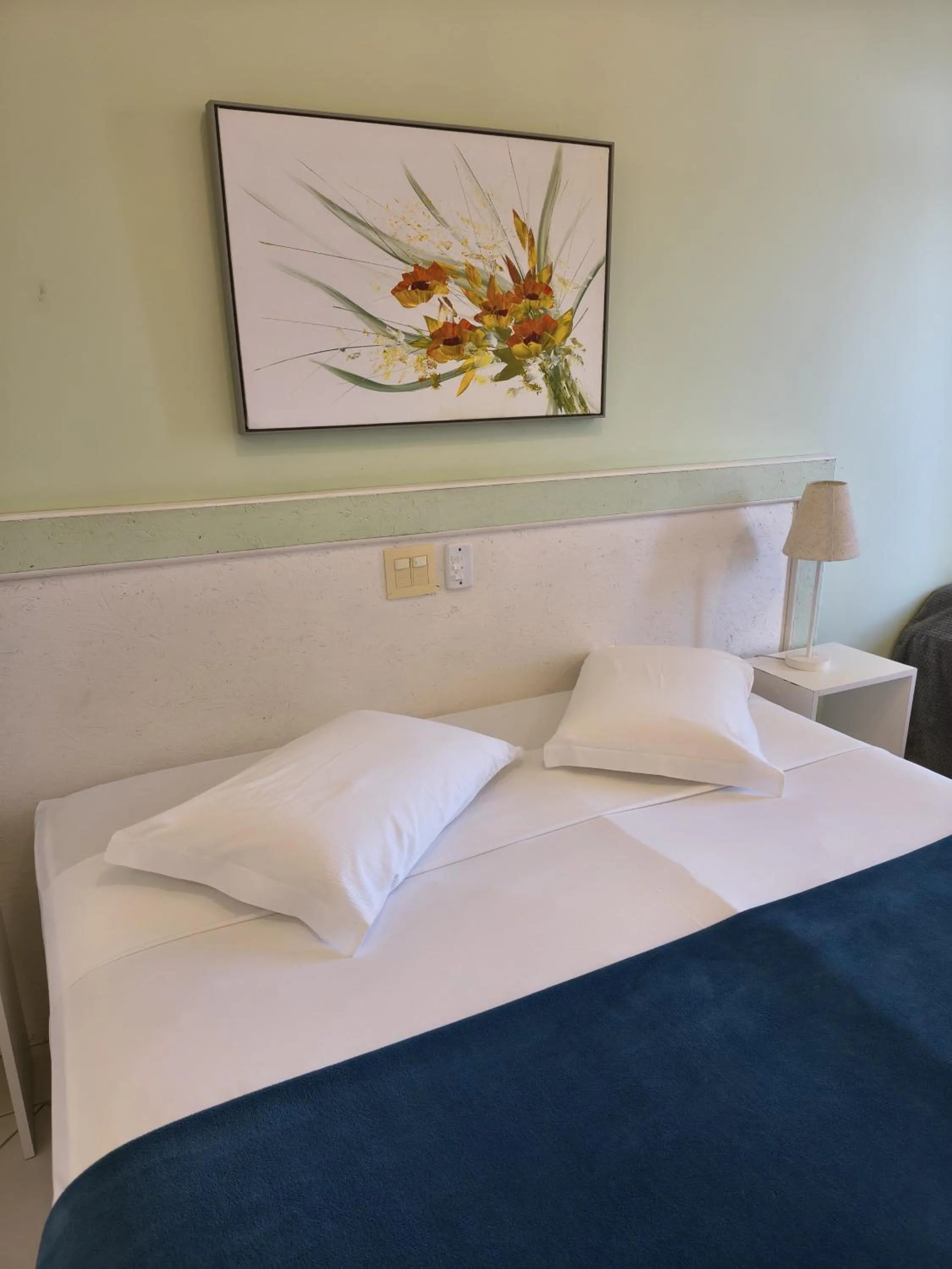 Bedroom, Bed in Hotel Porto de Paz - Shantiniketan