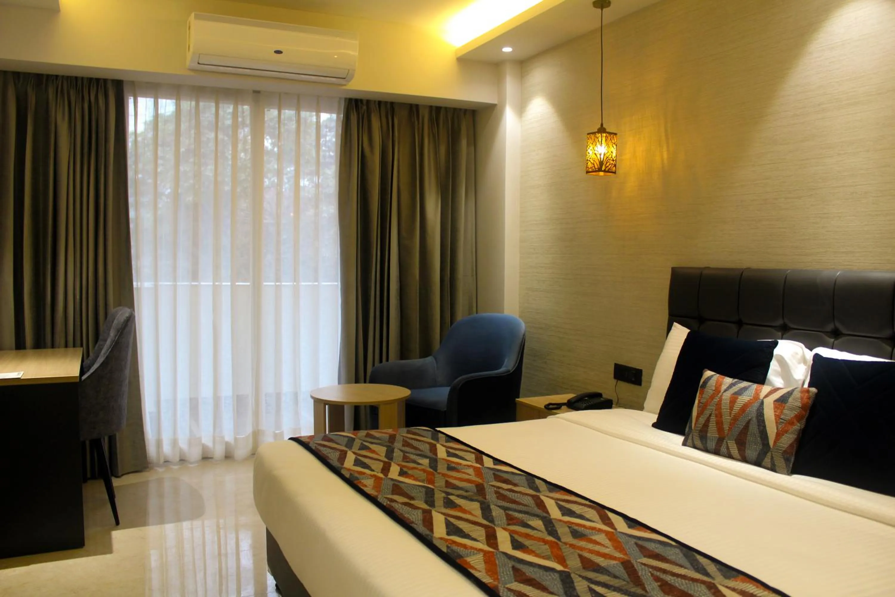 Bed in Ahuja Residency Mayfield Garden