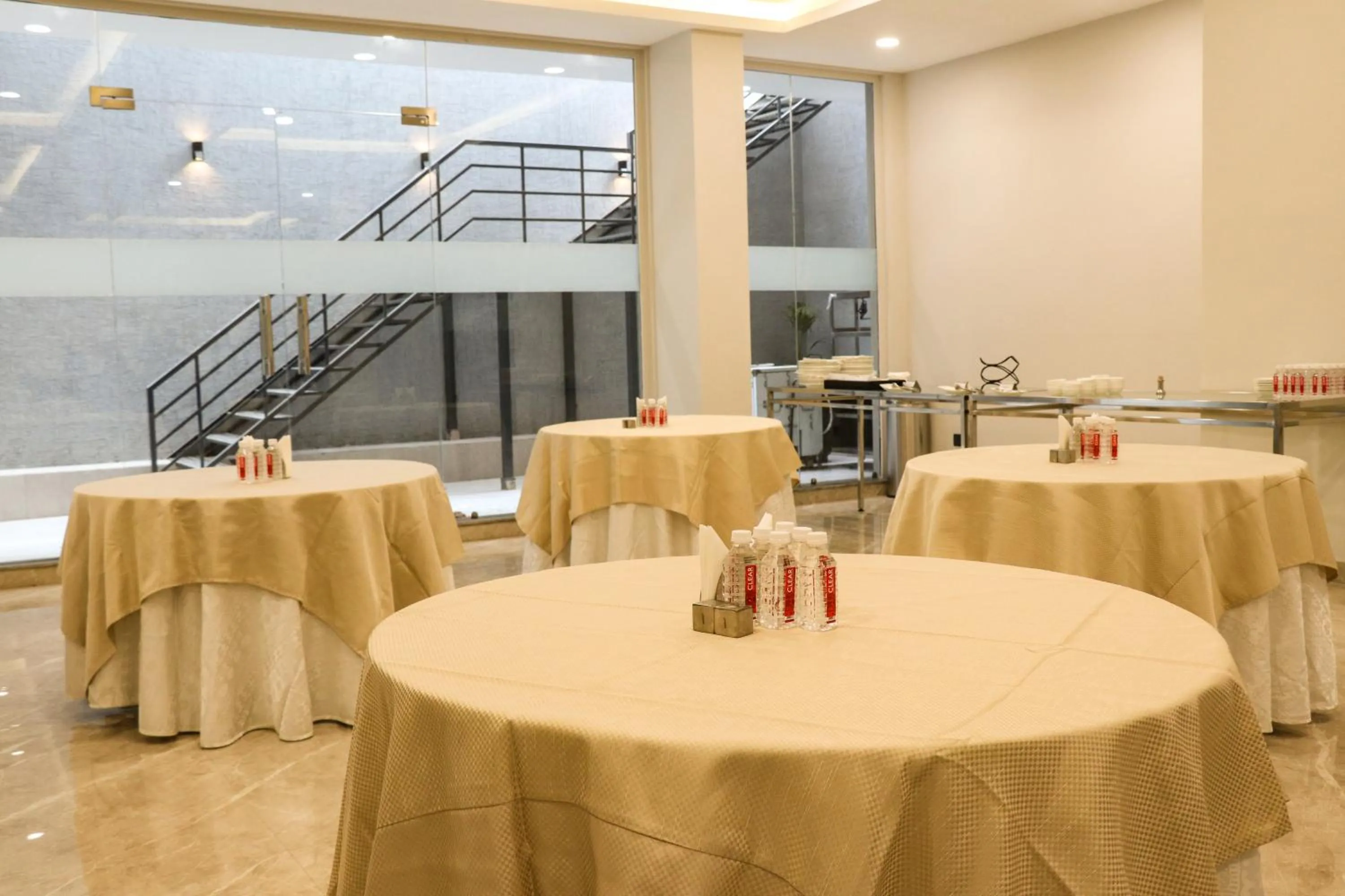 Banquet/Function facilities in Ahuja Residency Mayfield Garden