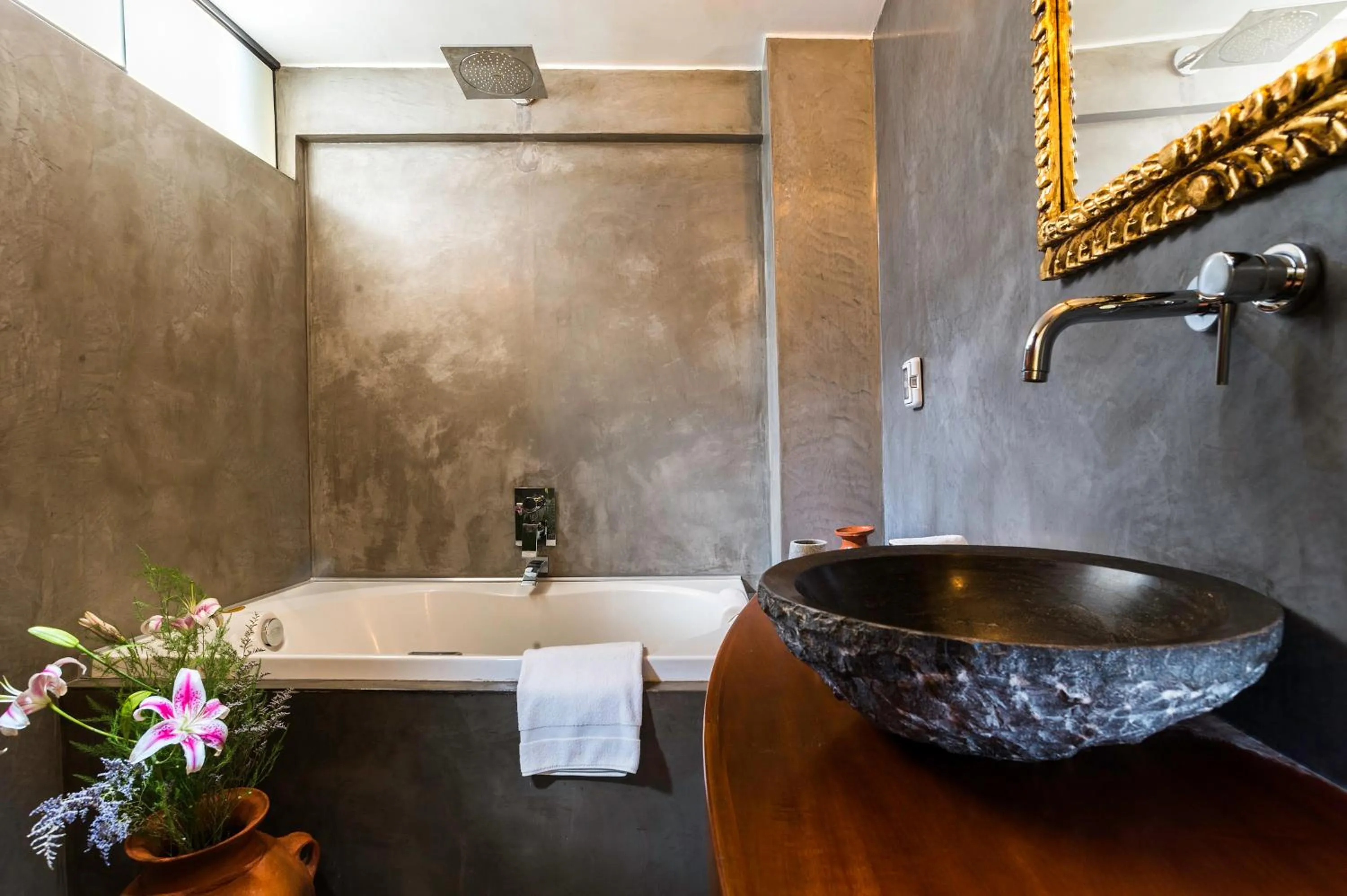 Bathroom in Katari Hotel at Plaza de Armas