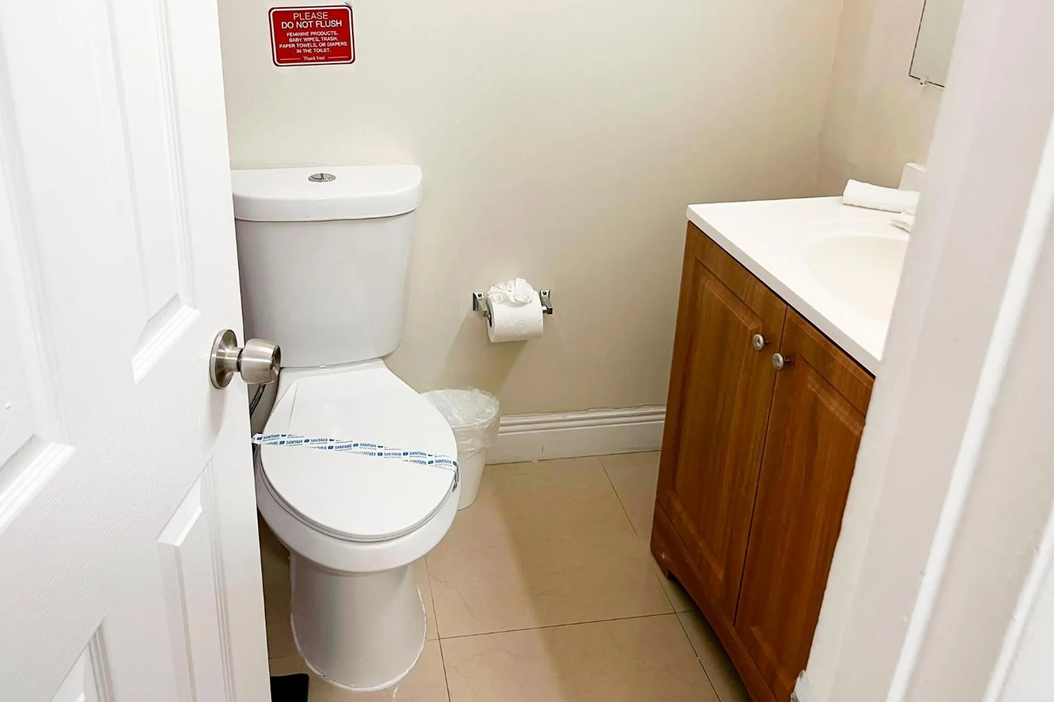 Sunny Isles Apartments by MiaRentals