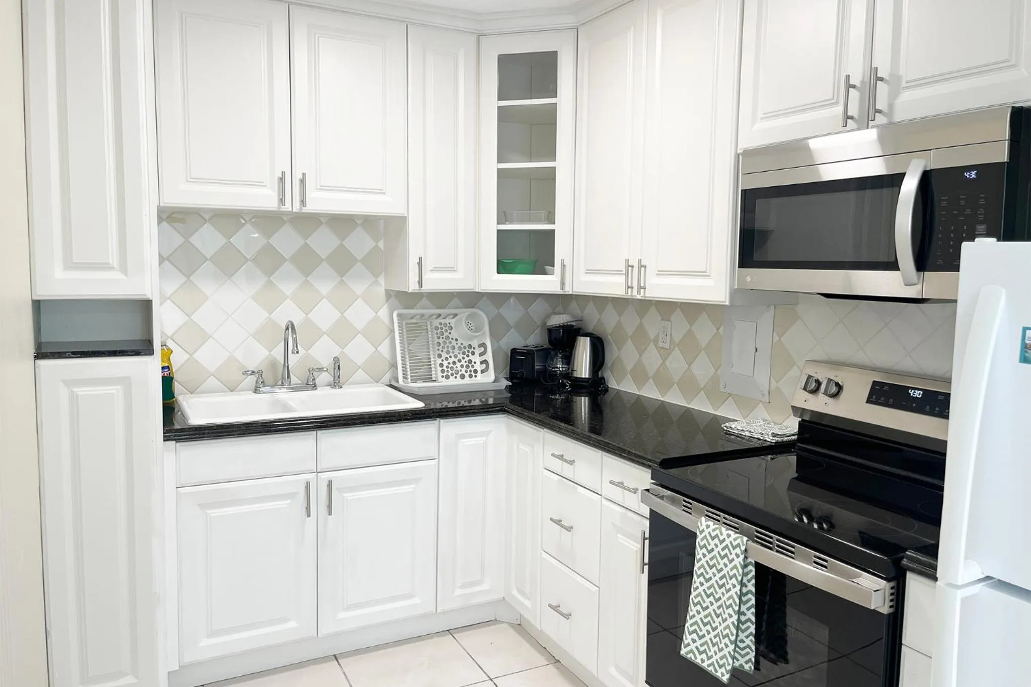 Sunny Isles Apartments by MiaRentals