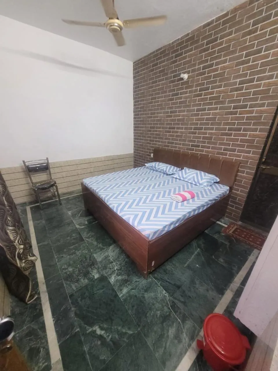 Photo of the whole room, Bed in Pushpa Vatika