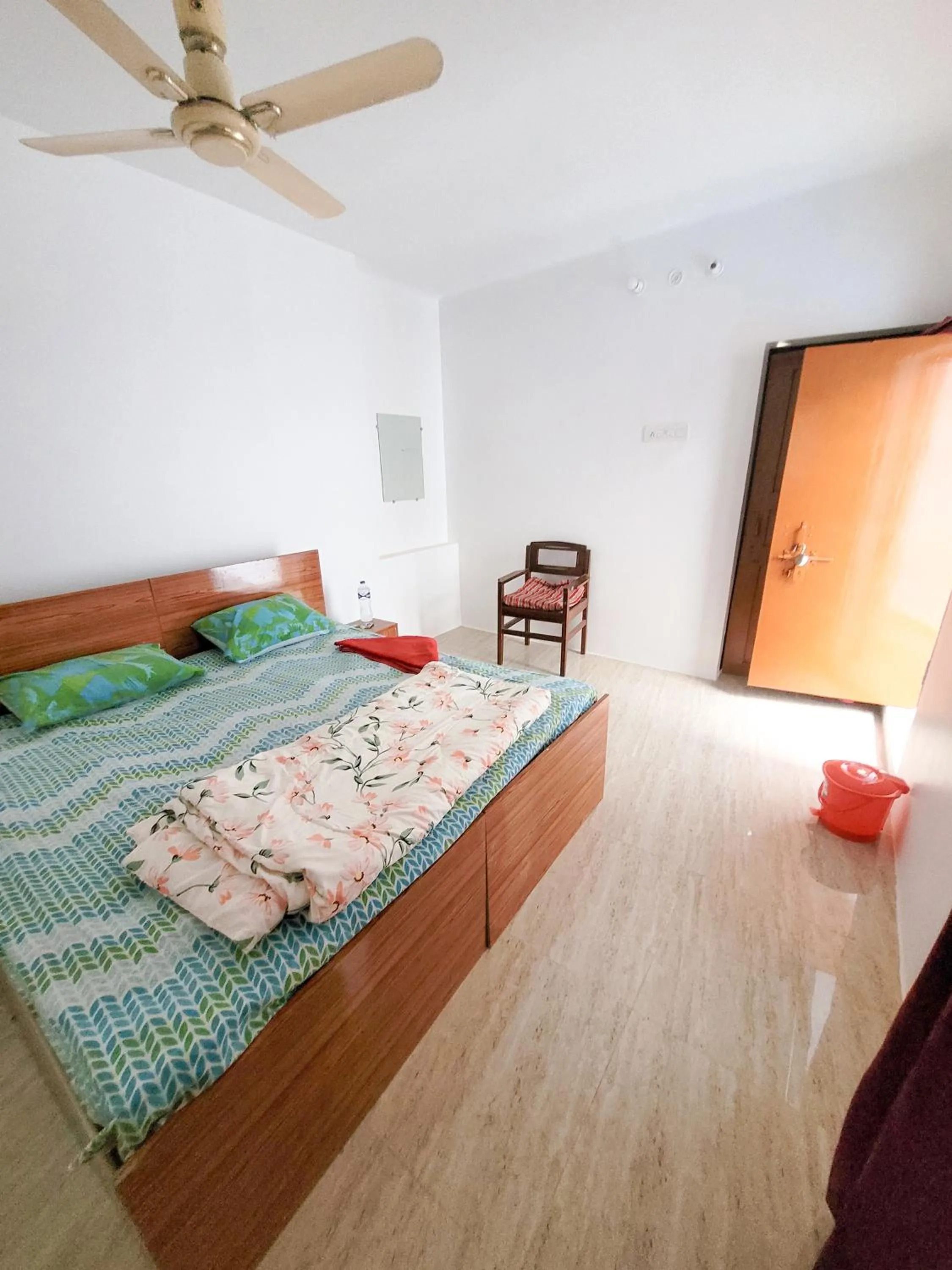 Photo of the whole room, Bed in Pushpa Vatika