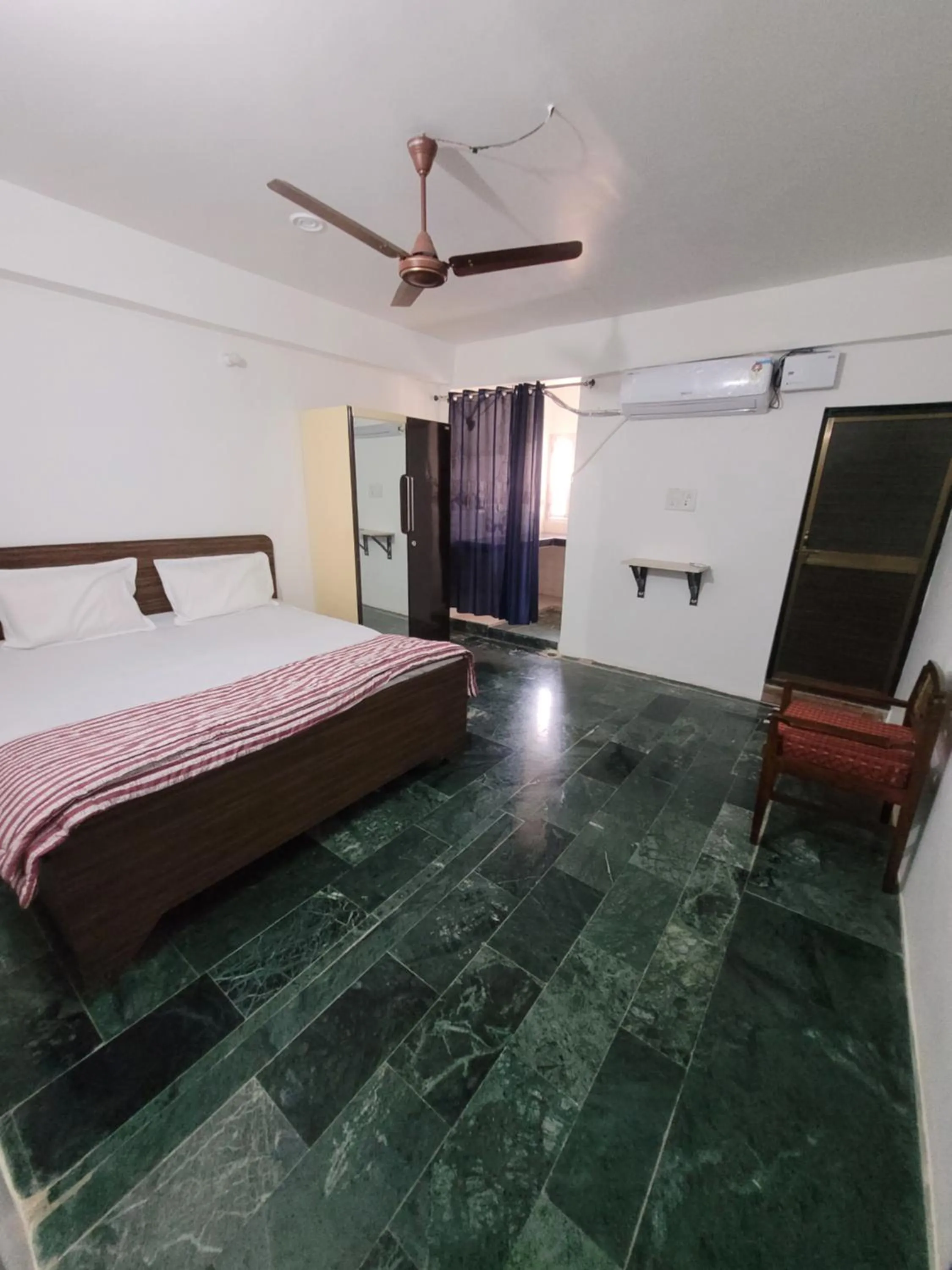 Bed in Pushpa Vatika