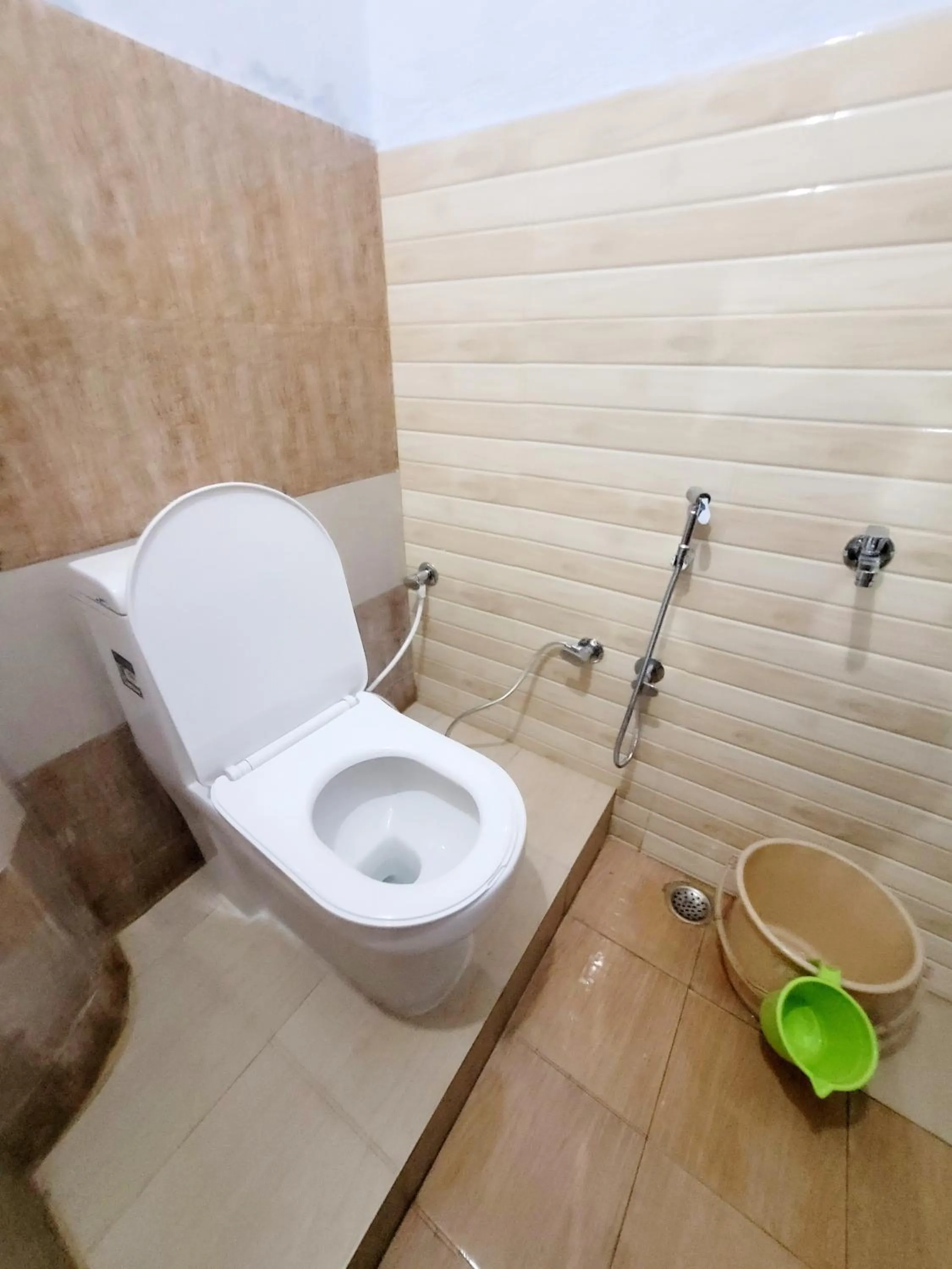 Toilet in Pushpa Vatika