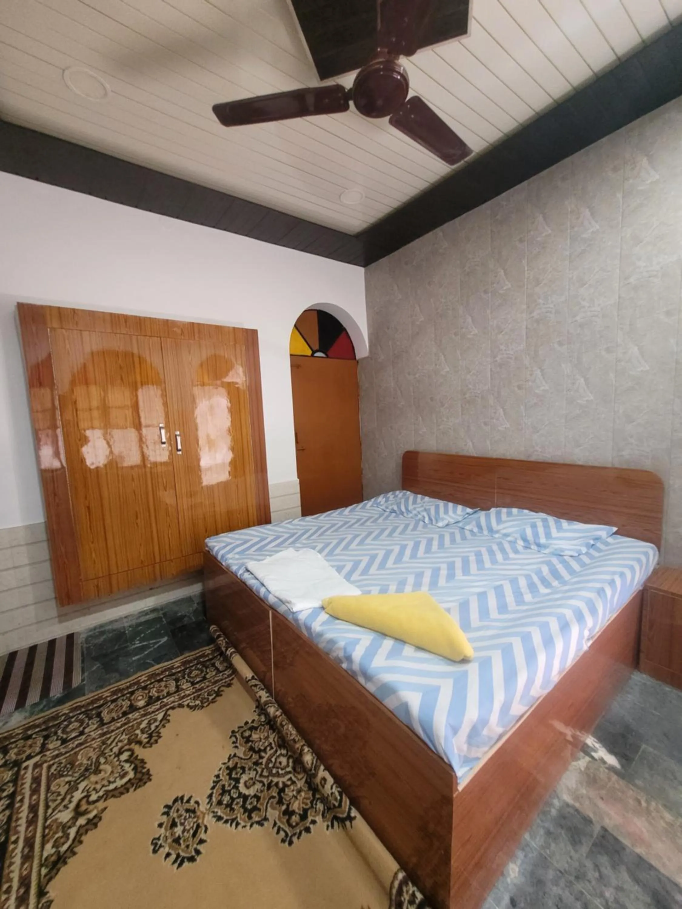 Bed in Pushpa Vatika