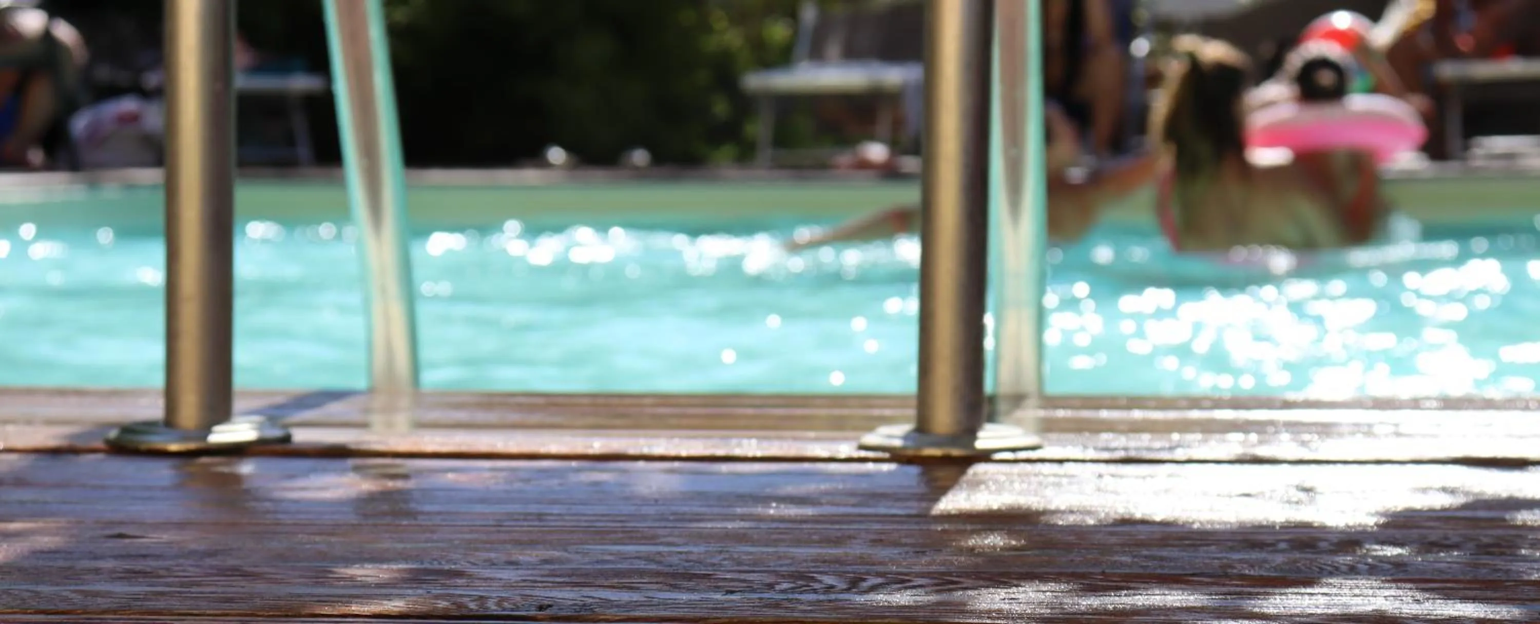 Swimming pool in Hotel Paradiso