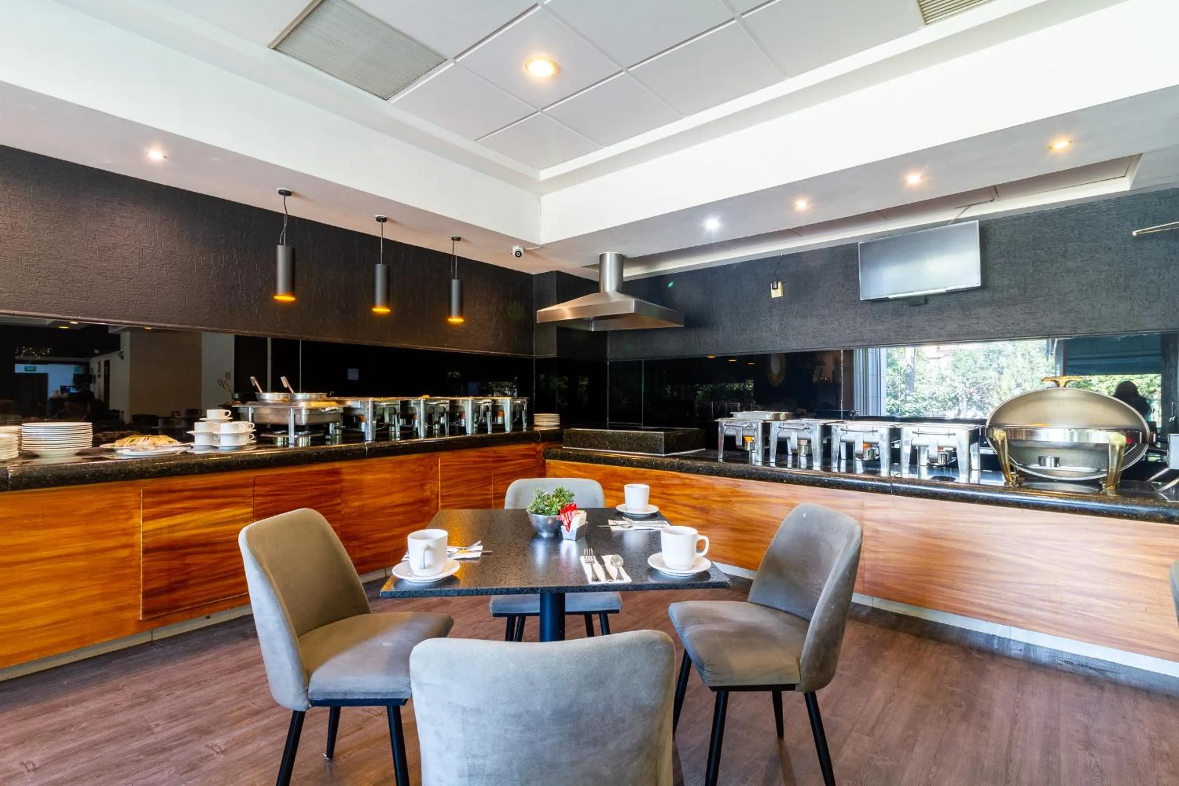 Restaurant/places to eat in Mesón Ejecutivo Guadalajara Minerva - Av México