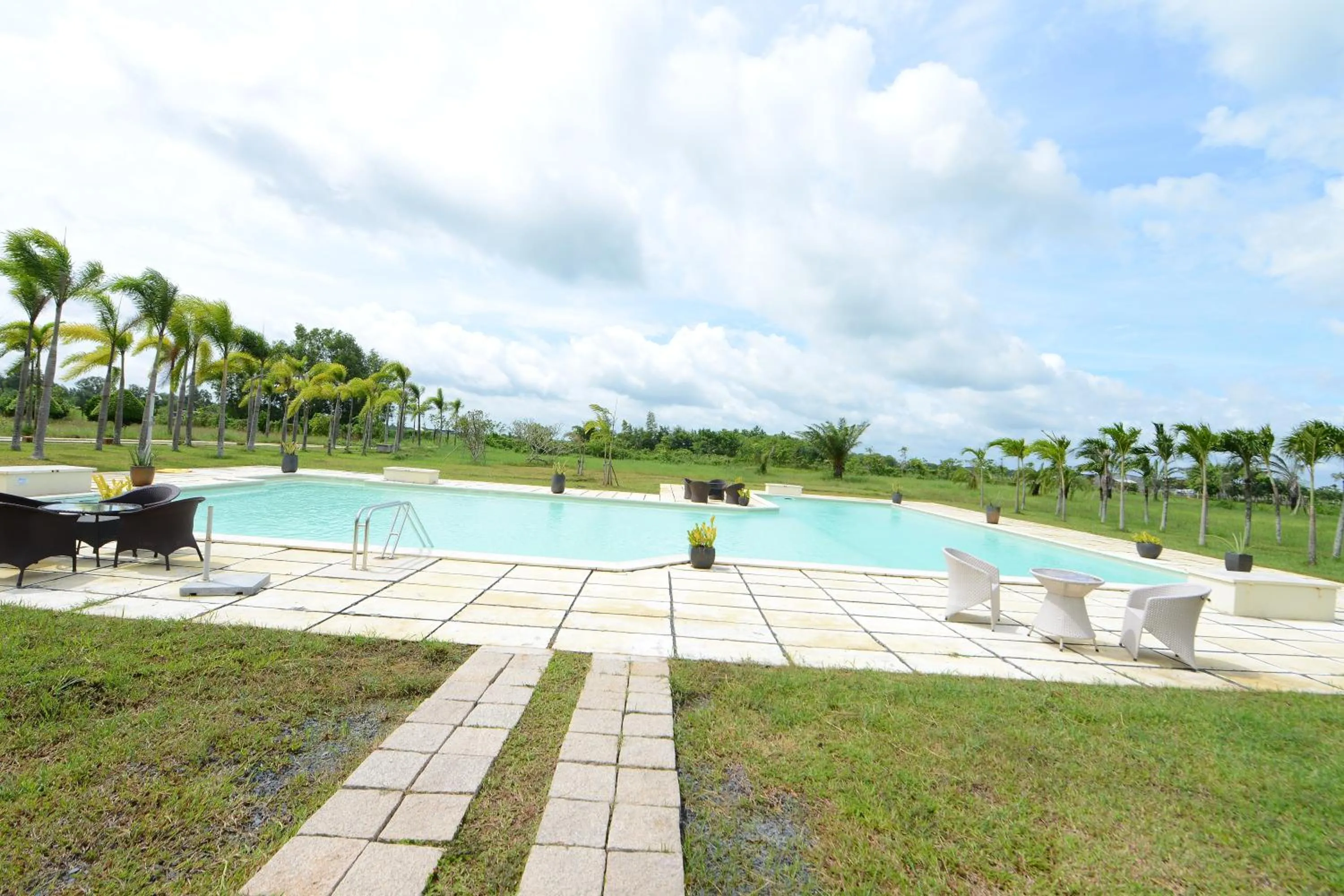 Swimming pool in Les Hameaux de l'Orient