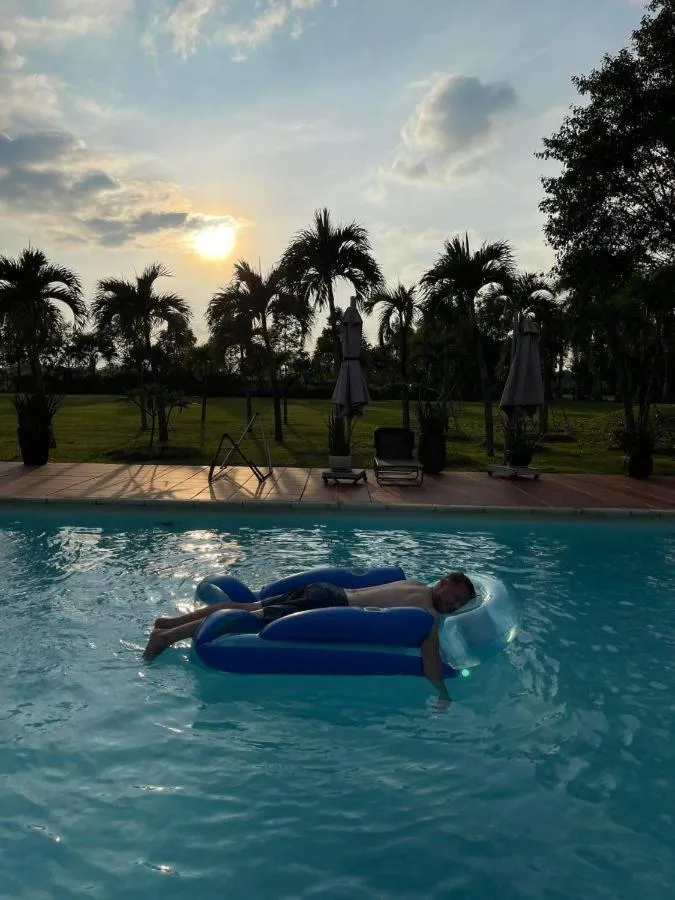 Sunset in Les Hameaux de l'Orient