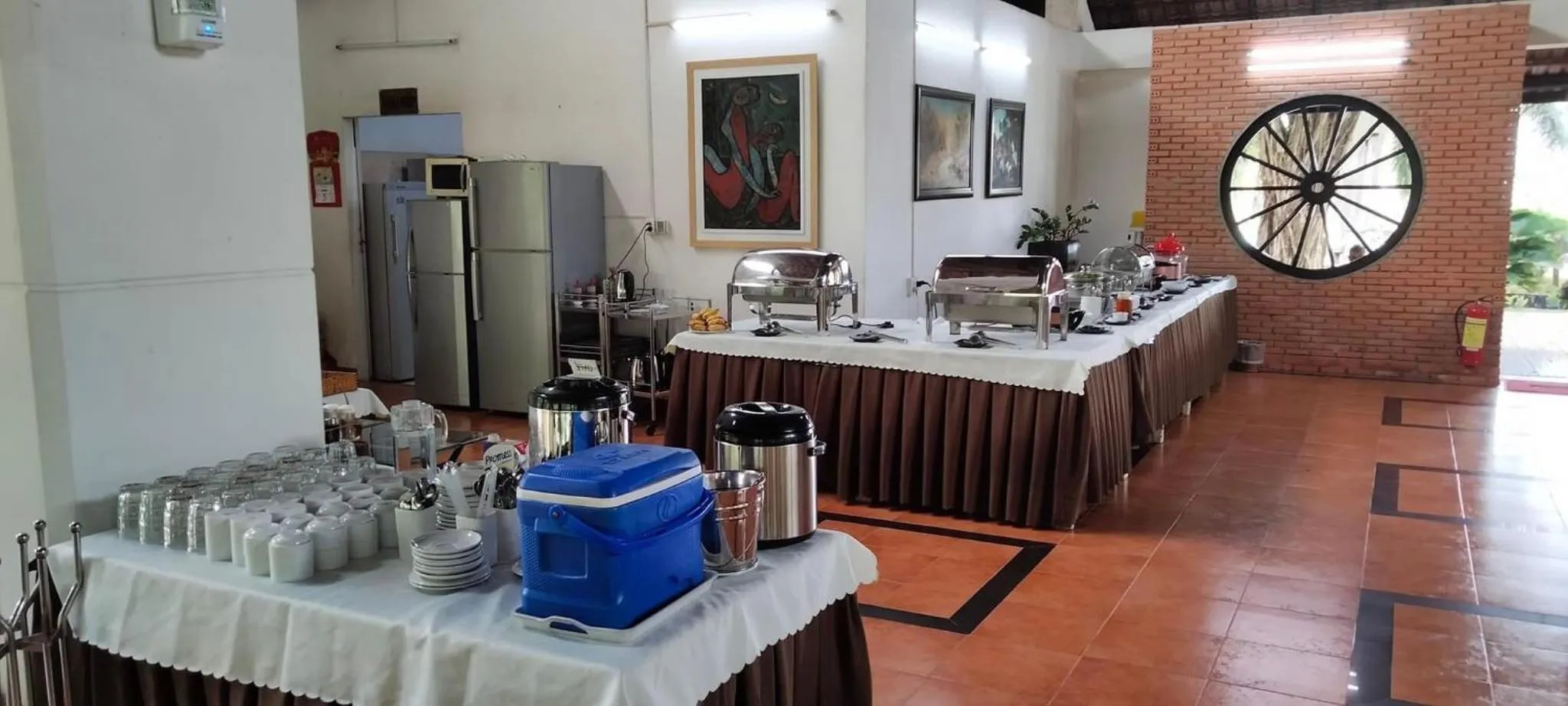 Restaurant/places to eat in Les Hameaux de l'Orient