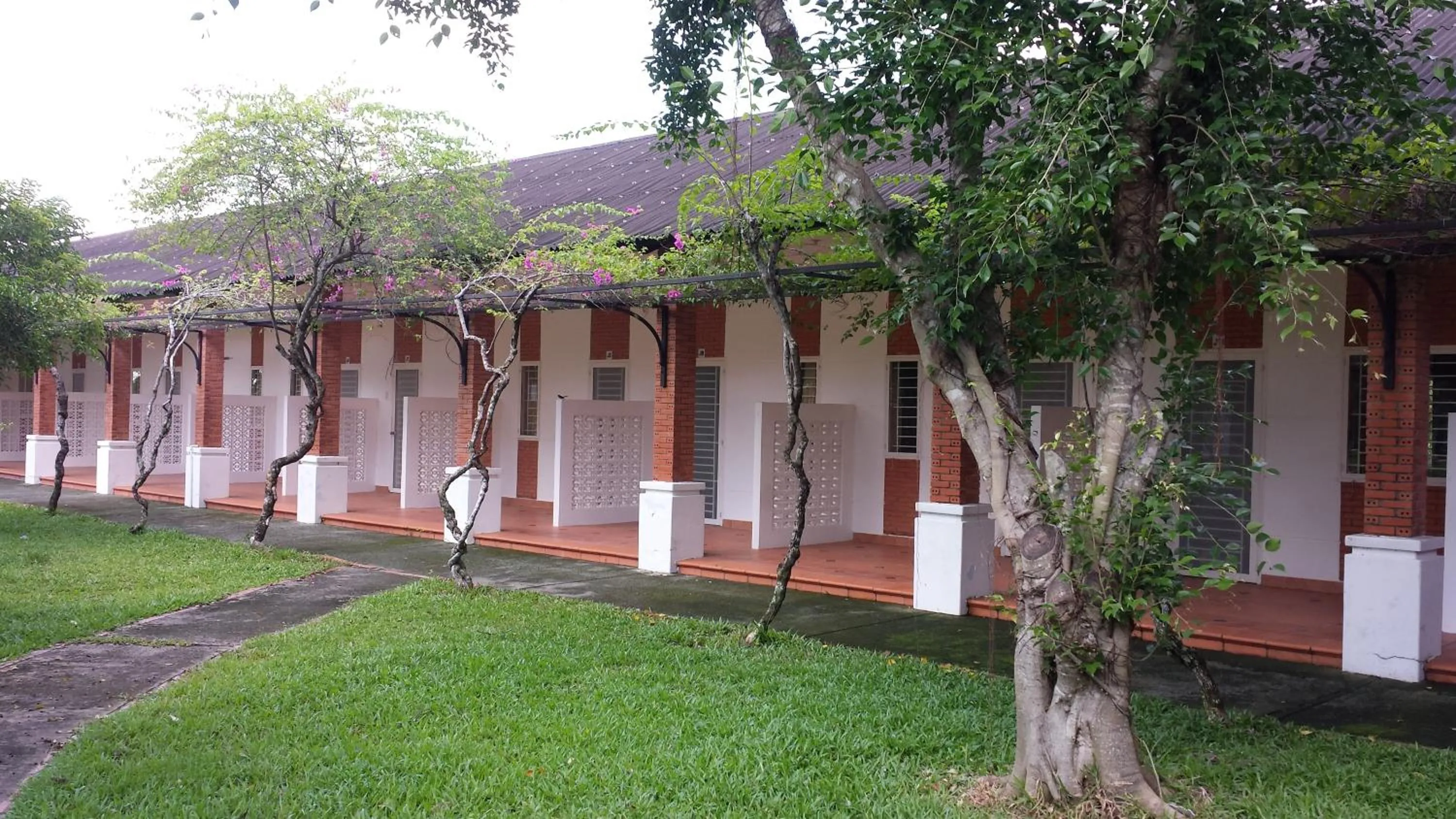 Property building in Les Hameaux de l'Orient