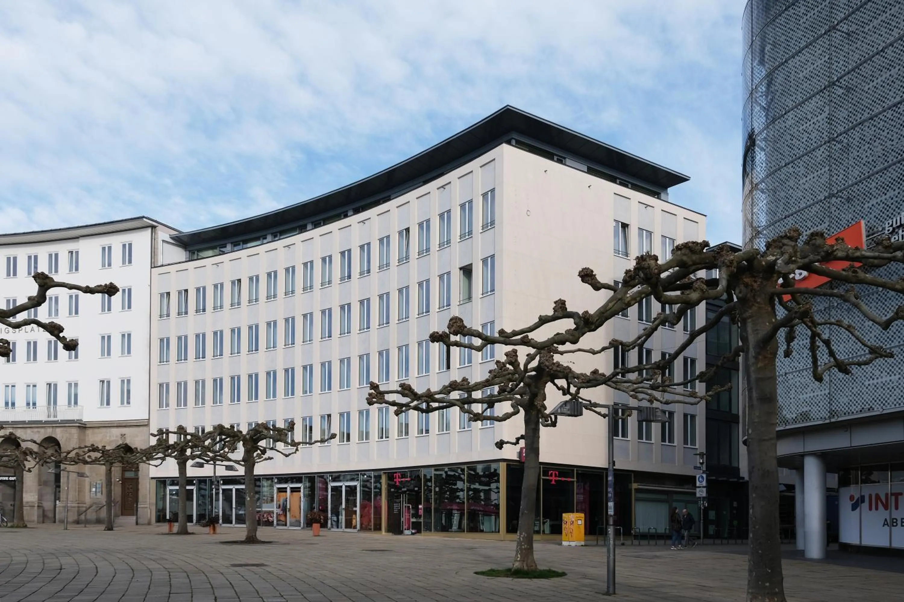 Property building in Hood House Kassel - volldigitales Serviced Apartment