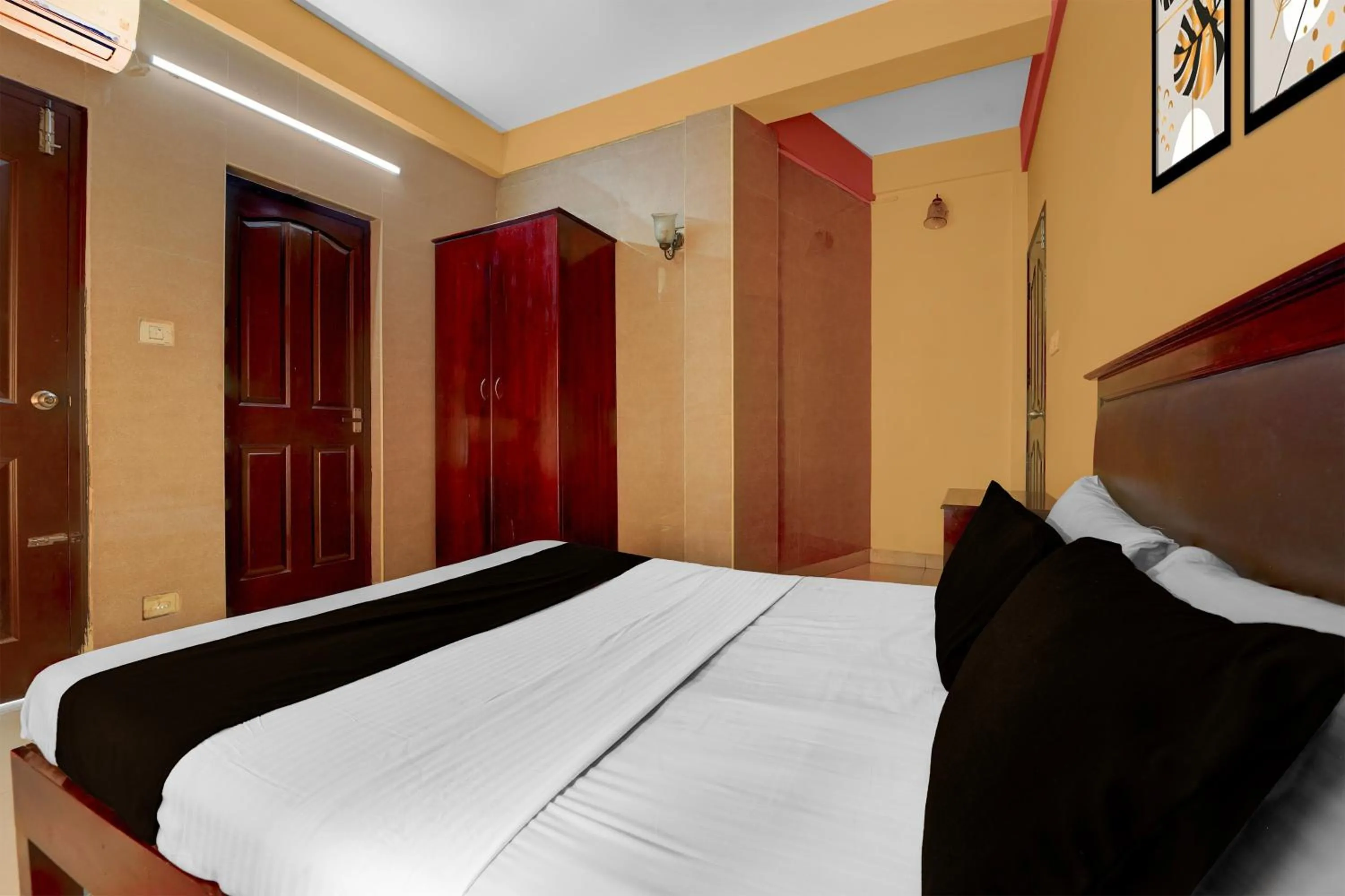 Bedroom, Bed in Collection O KSRTC Bus Station Kottayam Formerly Hotel O Day Springs