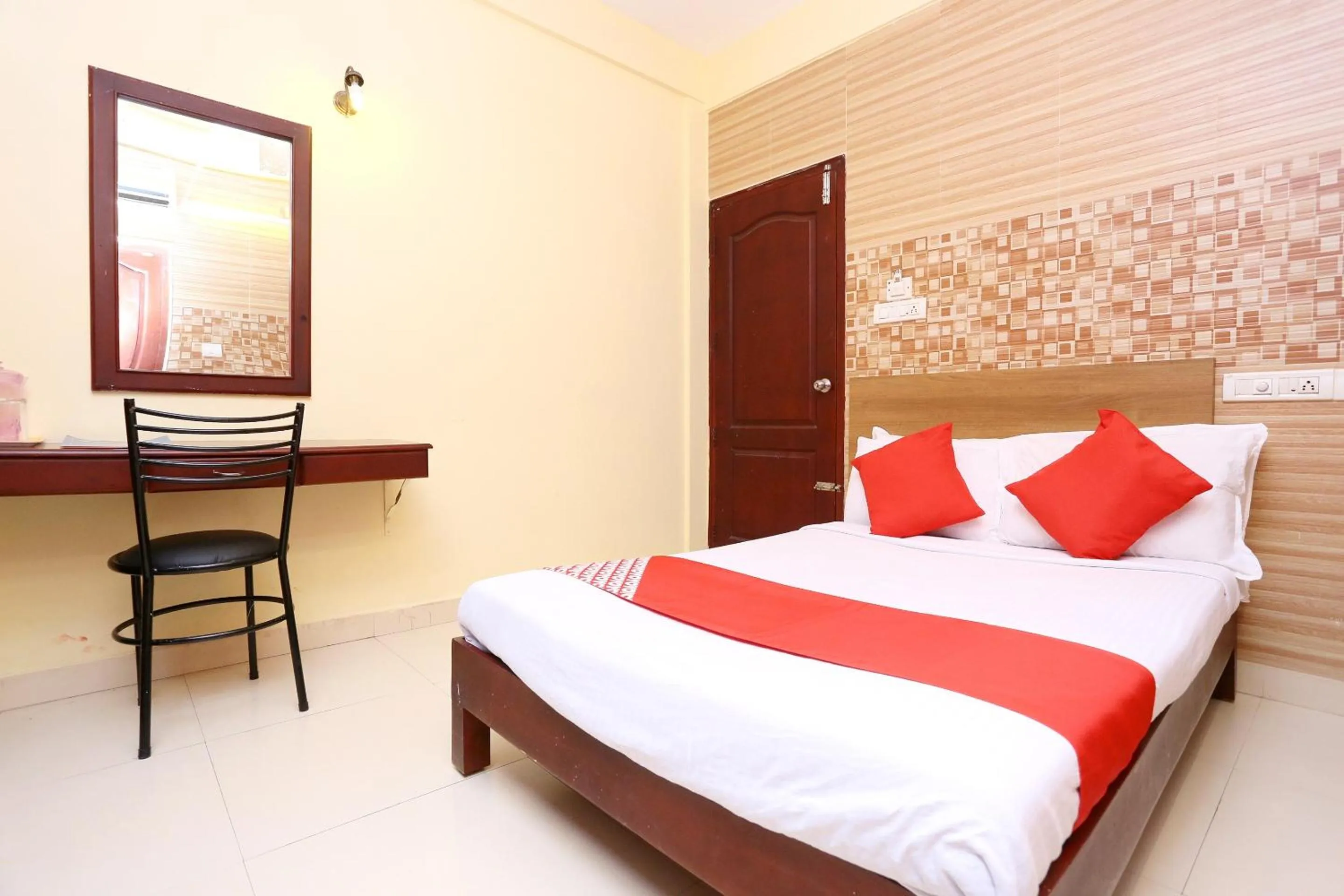 Bedroom, Bed in Collection O KSRTC Bus Station Kottayam Formerly Hotel O Day Springs