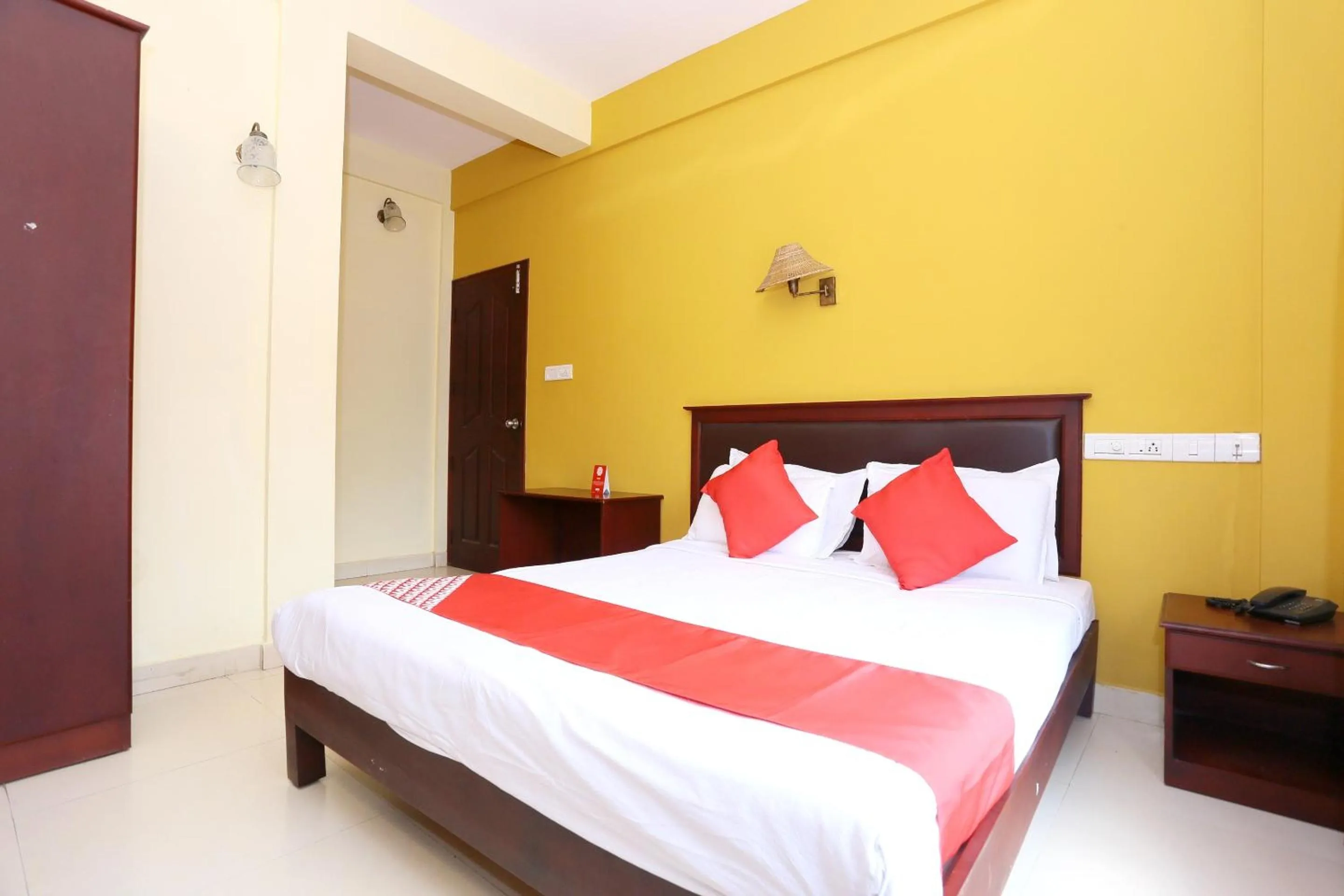 Bedroom, Bed in Collection O KSRTC Bus Station Kottayam Formerly Hotel O Day Springs