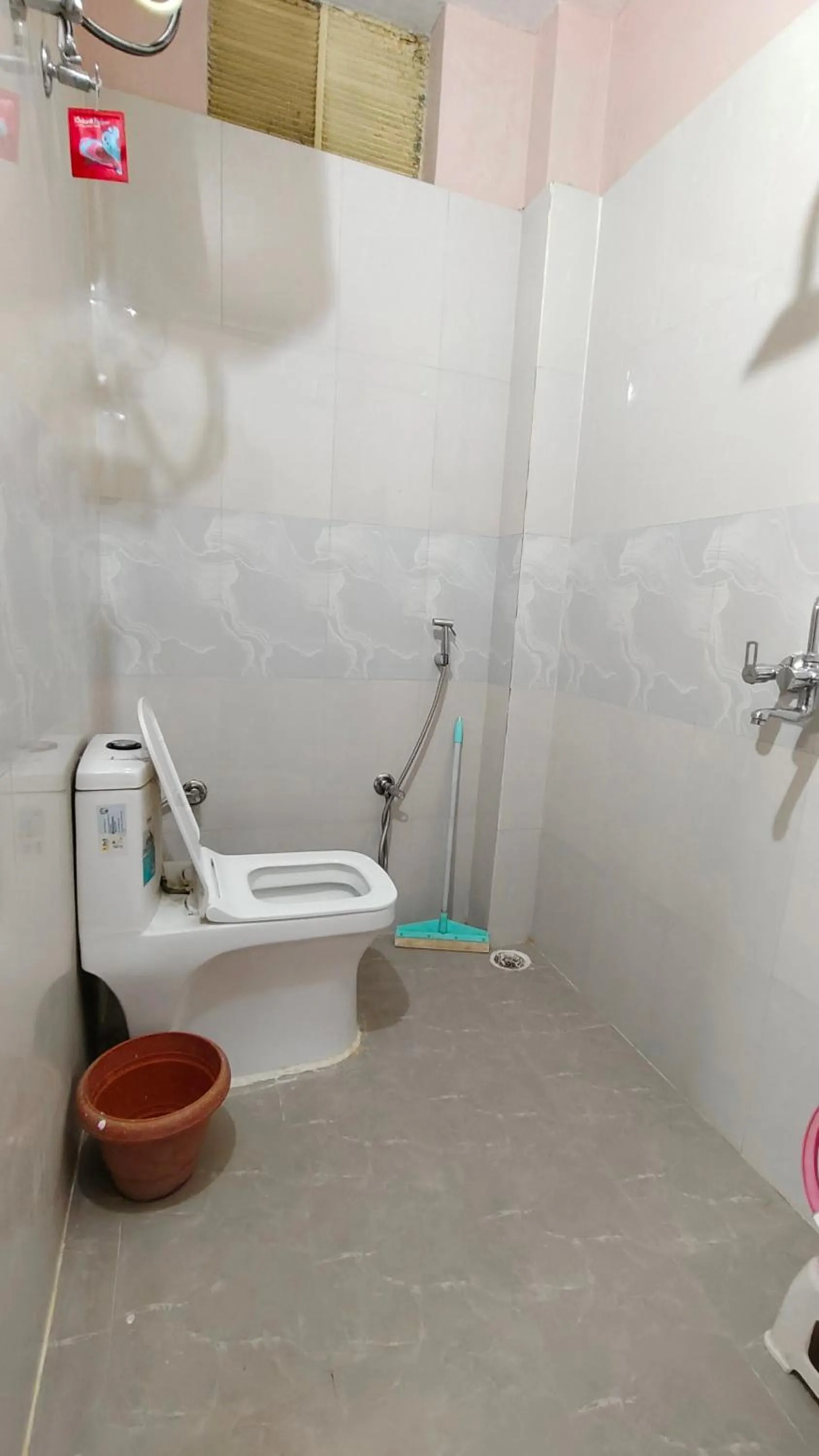 Bathroom in Sri Yoga Mandir