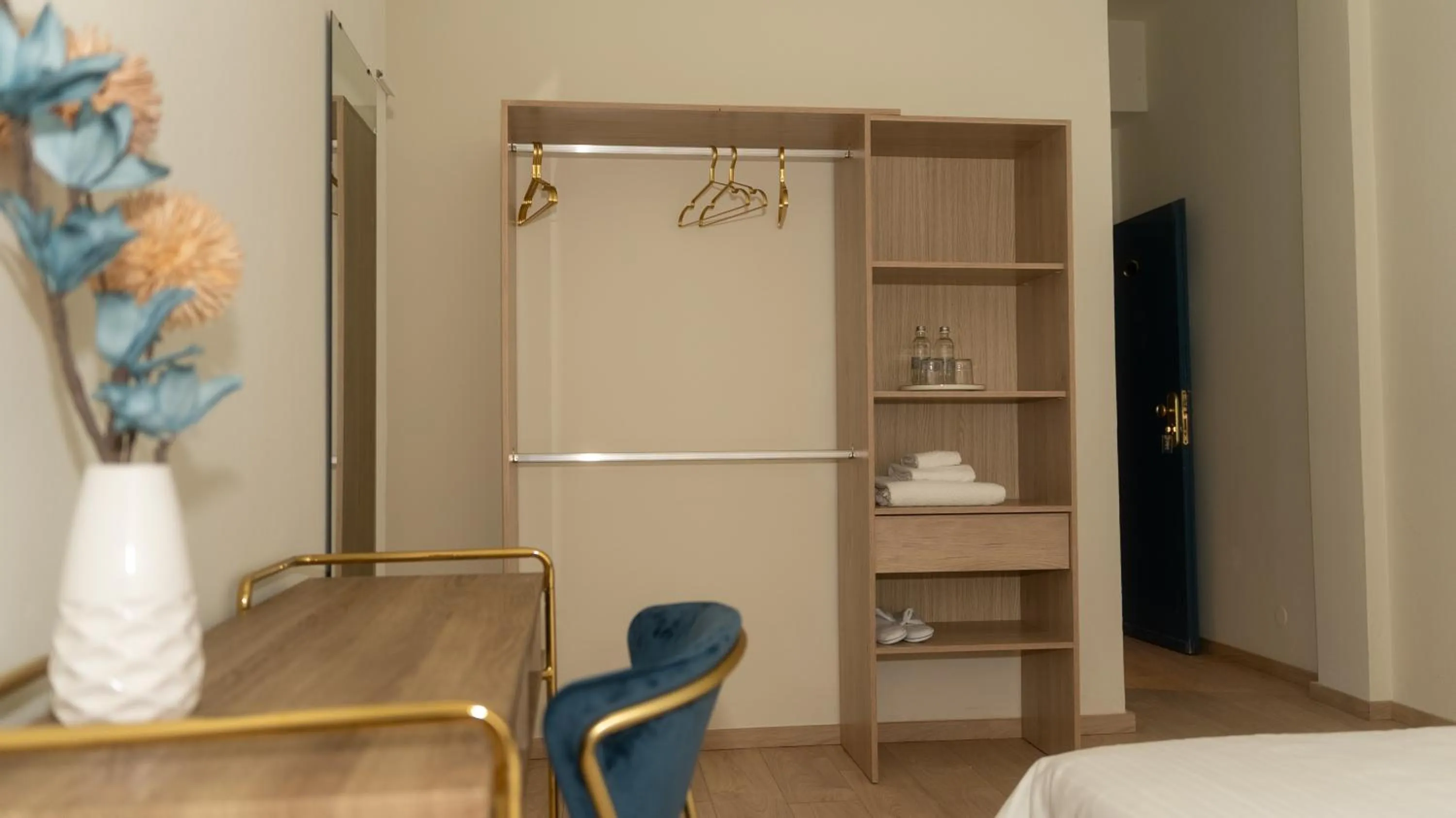 Photo of the whole room, Bed in Hotel Eden