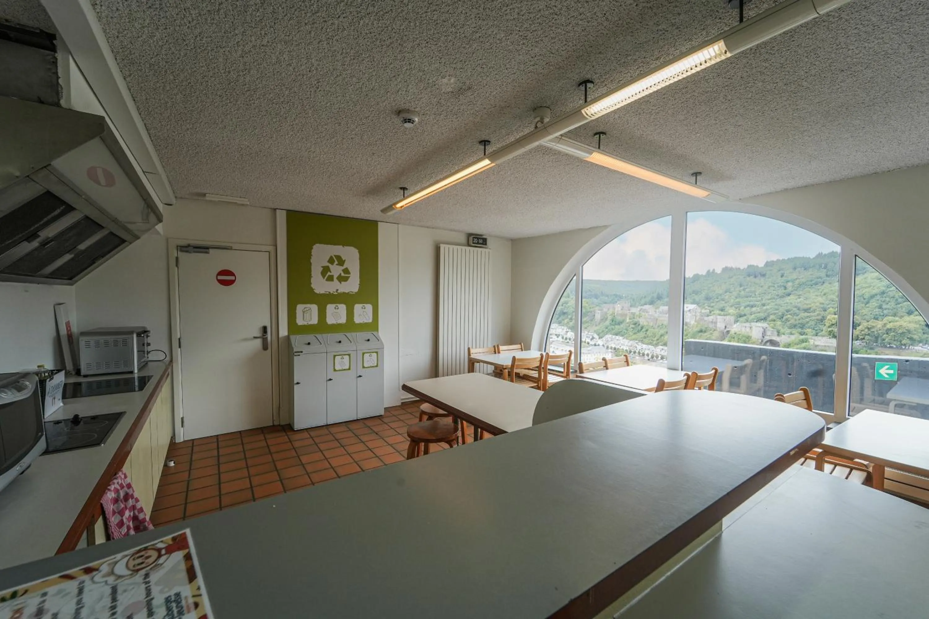 Kitchen or kitchenette in Auberge de Jeunesse de Bouillon